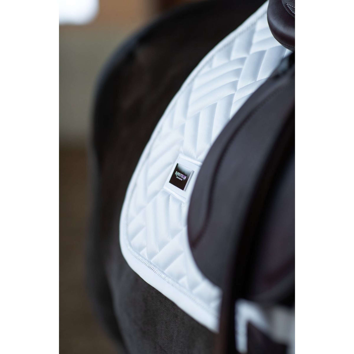 Equestrian Stockholm Tapis de Selle Modern de Saut White Silver