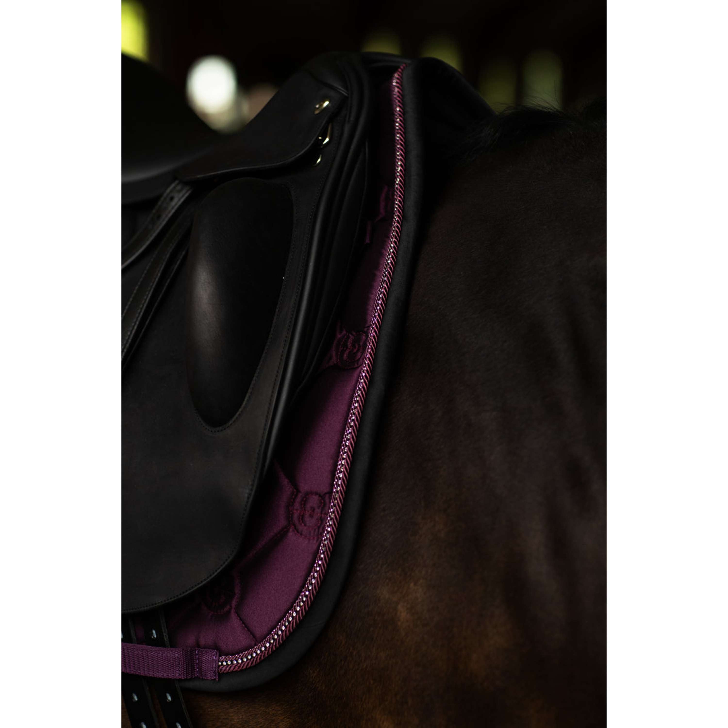 Equestrian Stockholm Tapis de Selle Crystal Shine Dressage Mauve Wine