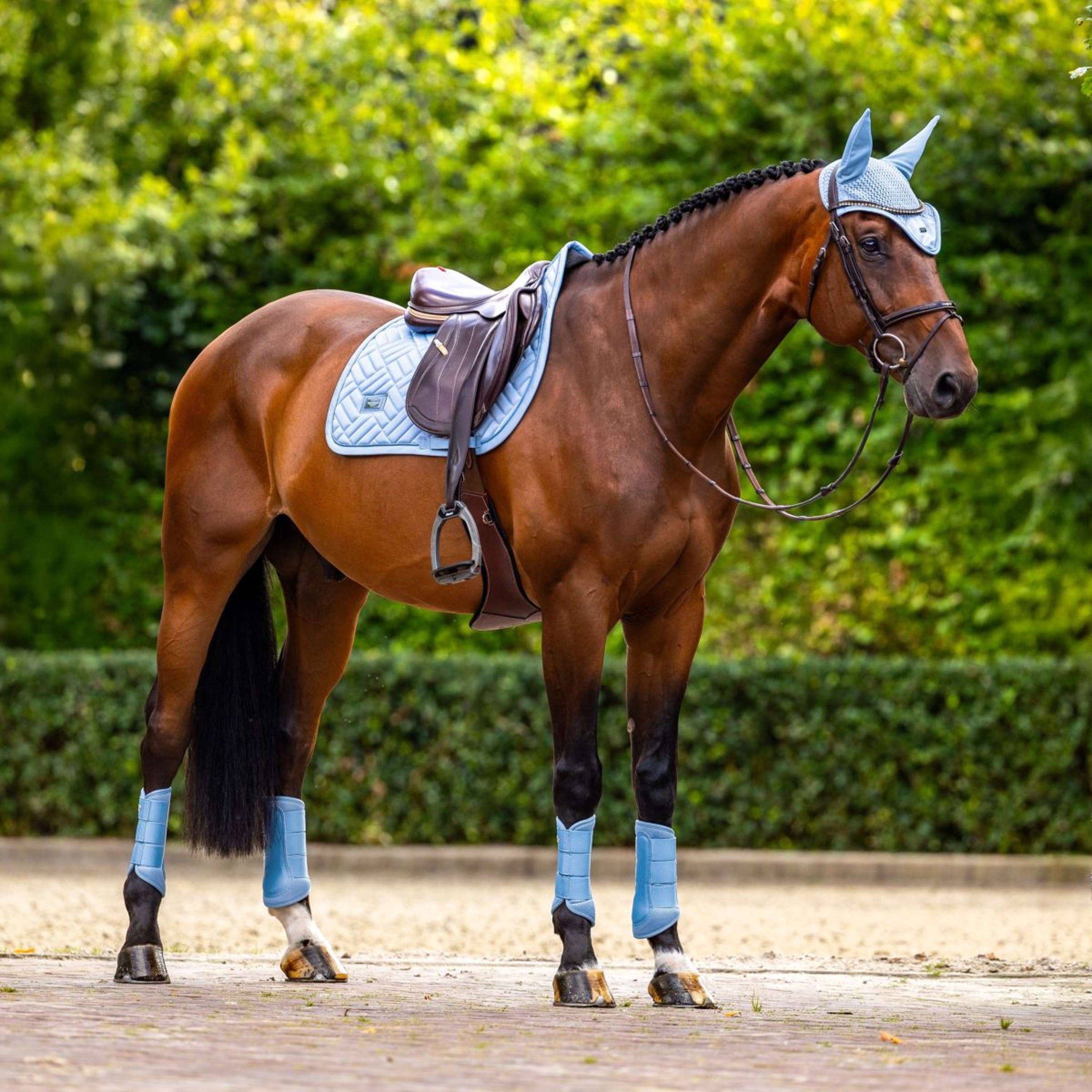 Equestrian Stockholm Tapis de Selle Modern de Saut Midsummer Blue Equestrian Stockholm Tapis de Selle Modern de Saut Midsummer Blue