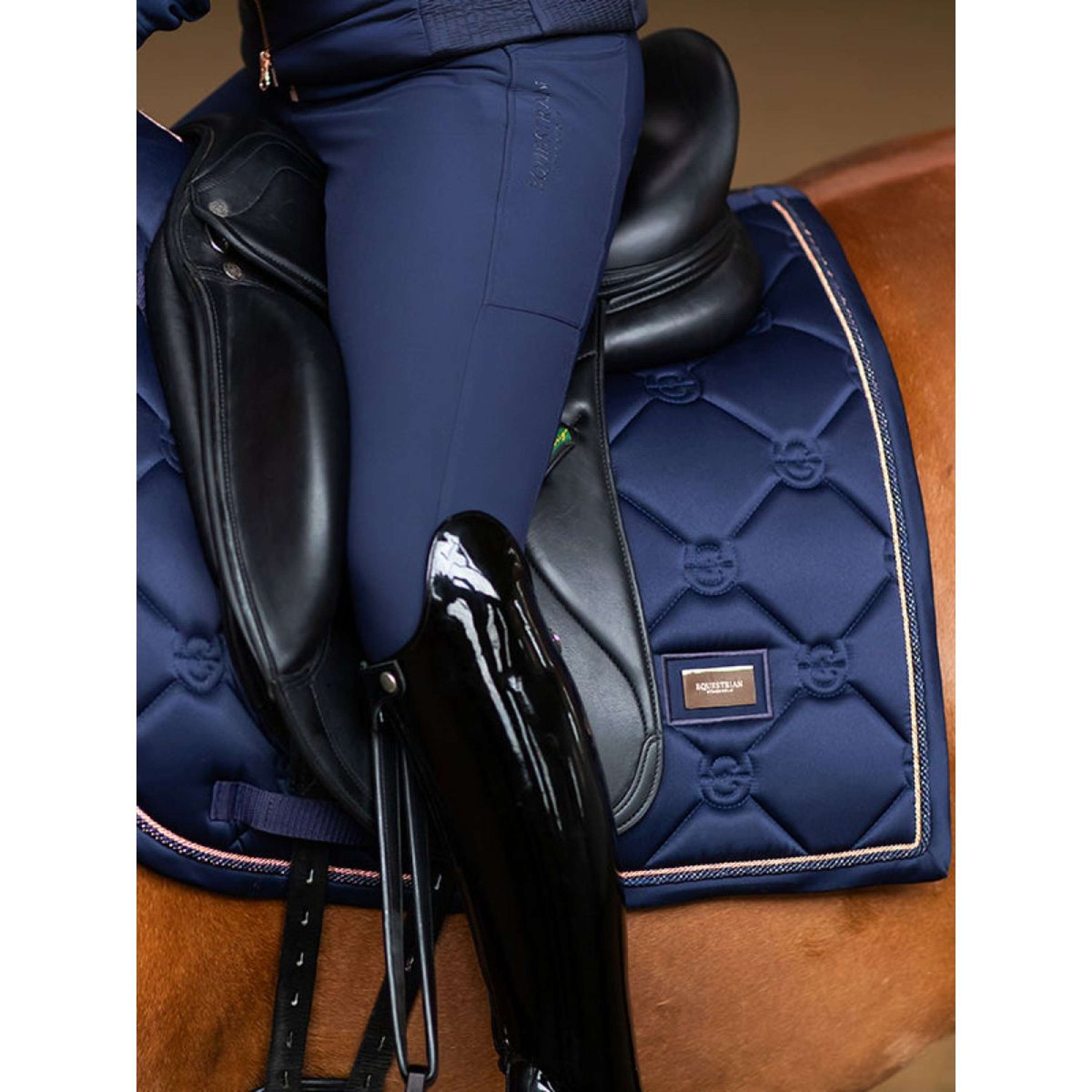Equestrian Stockholm Tapis de Selle Dressage Lagoon Blush Equestrian Stockholm Tapis de Selle Dressage Lagoon Blush