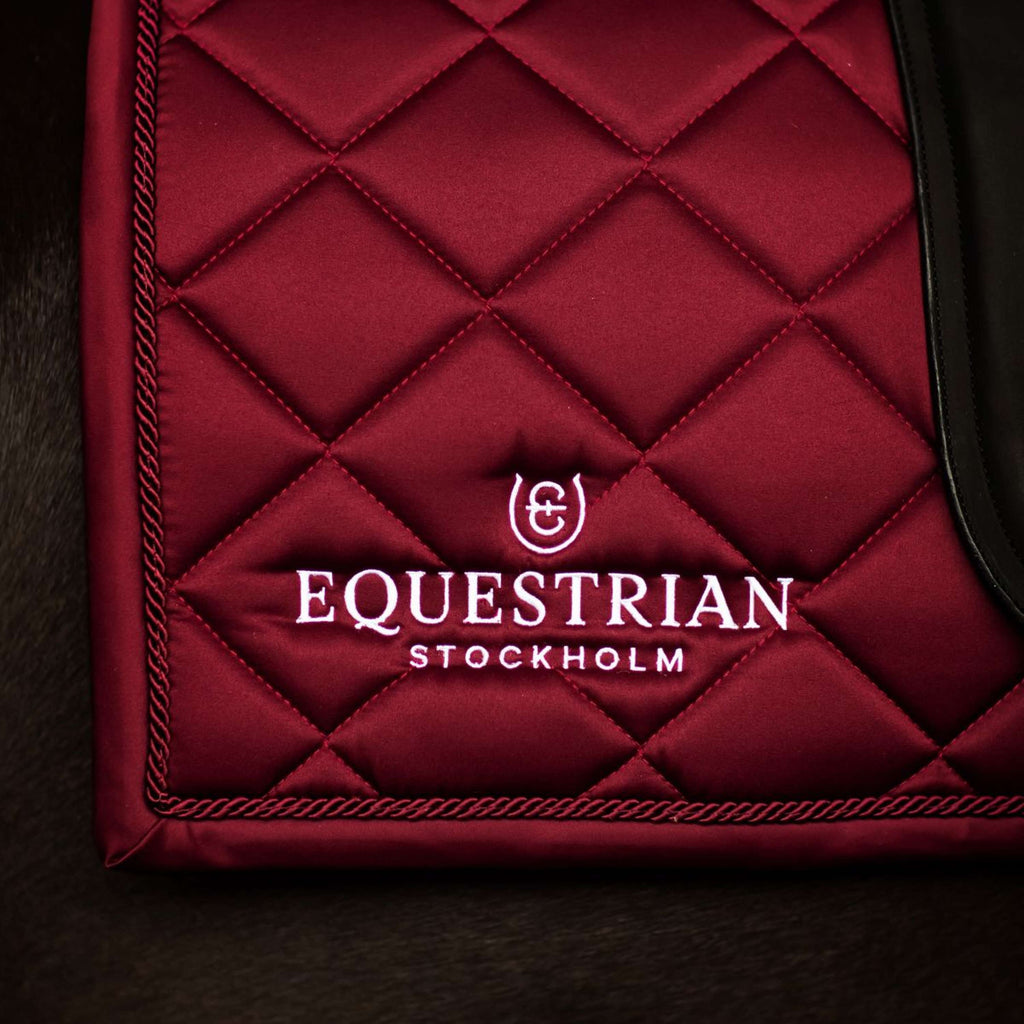 Equestrian Stockholm Tapis de Selle Line Dressage Bordeaux