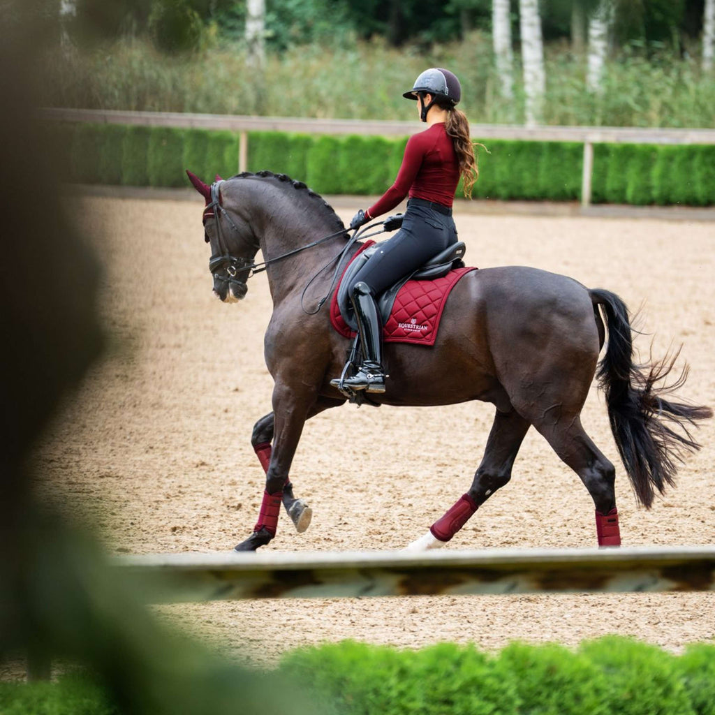 Equestrian Stockholm Tapis de Selle Line Dressage Bordeaux