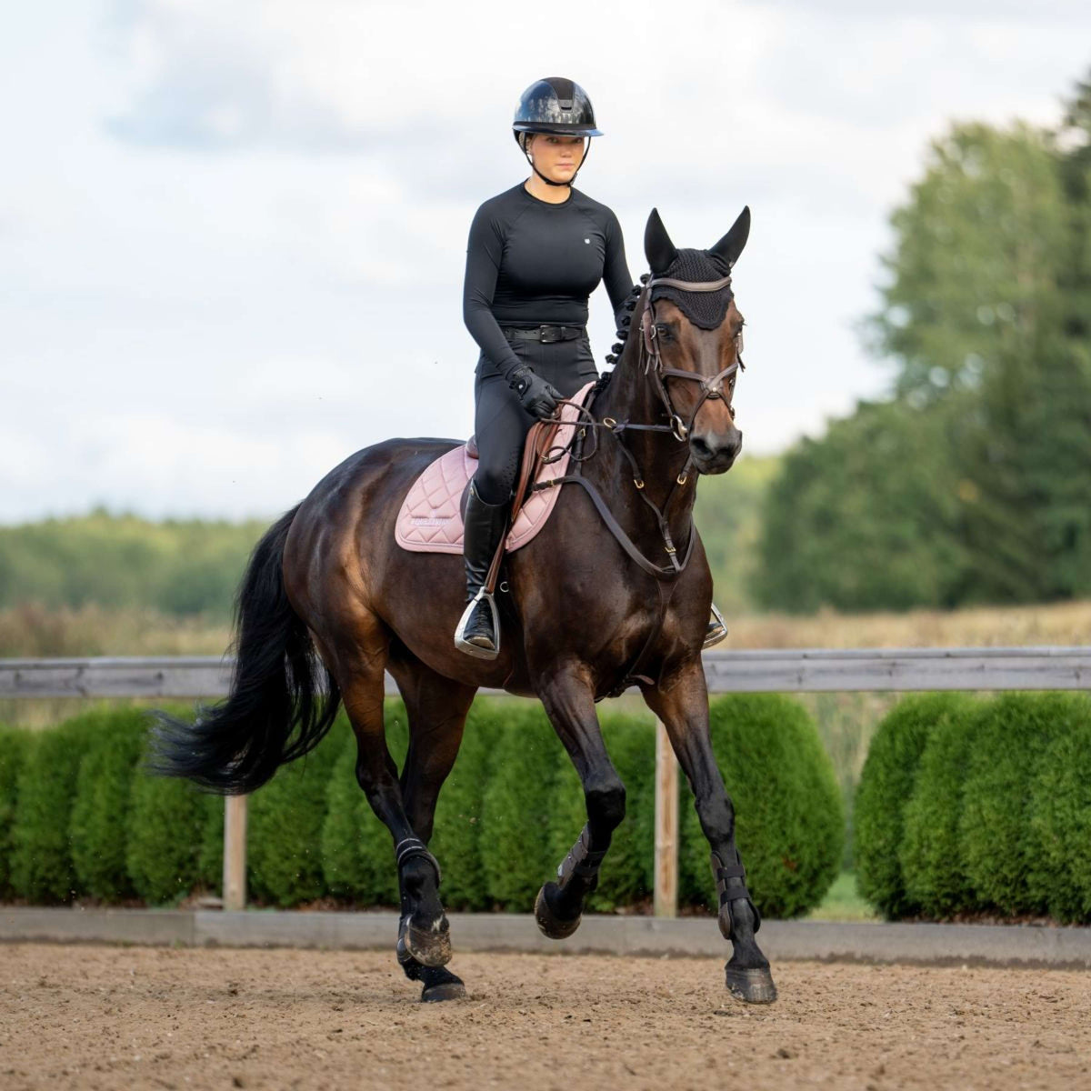 Equestrian Stockholm Tapis de Selle Line de Saut Rose