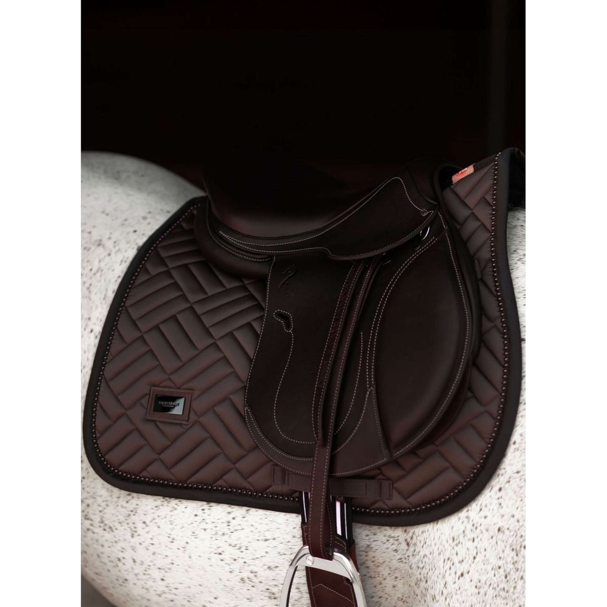 Equestrian Stockholm Tapis de Selle Modern de Saut Modern Mocha