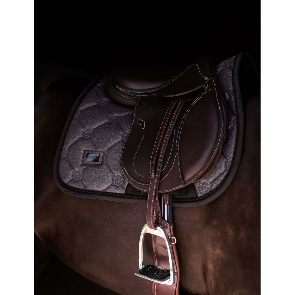 Equestrian Stockholm Tapis de Selle de Saut Purple Glimmer