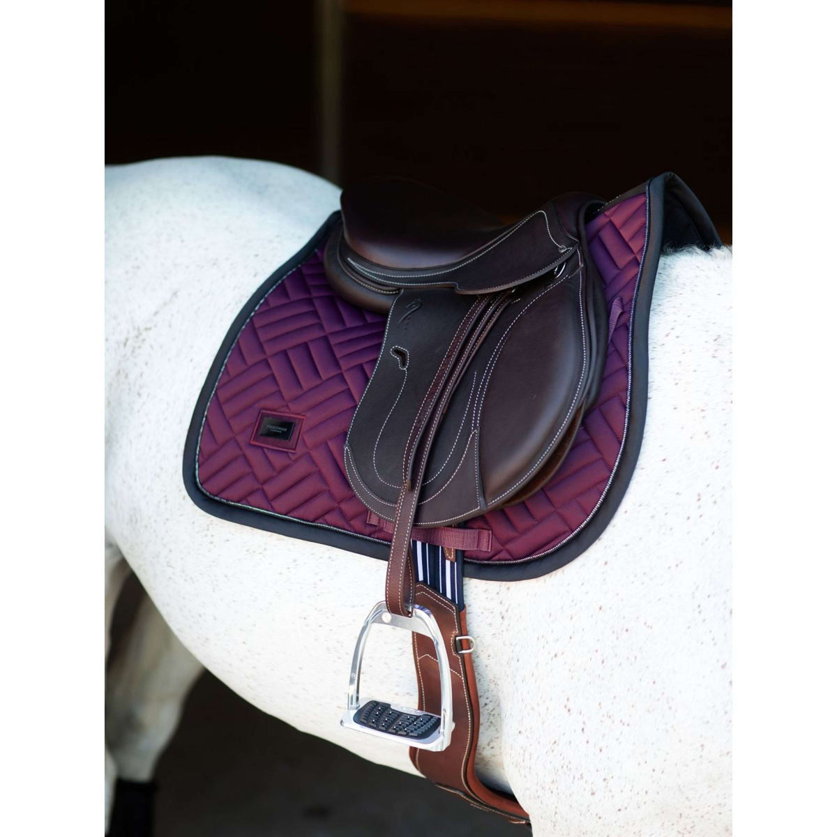 Equestrian Stockholm Tapis de Selle Modern de Saut Purple Night