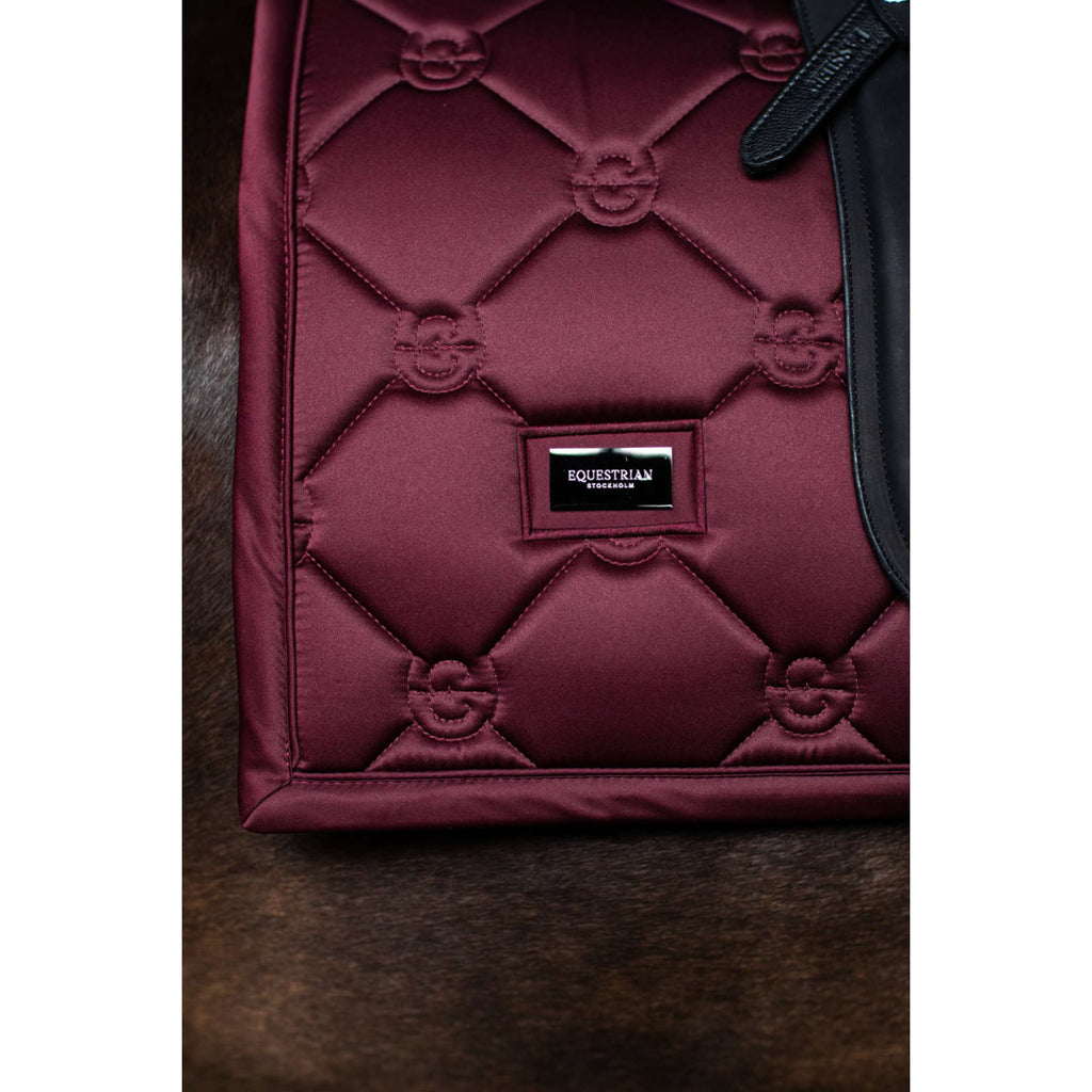 Equestrian Stockholm Tapis de Selle Satin Dressage Merlot