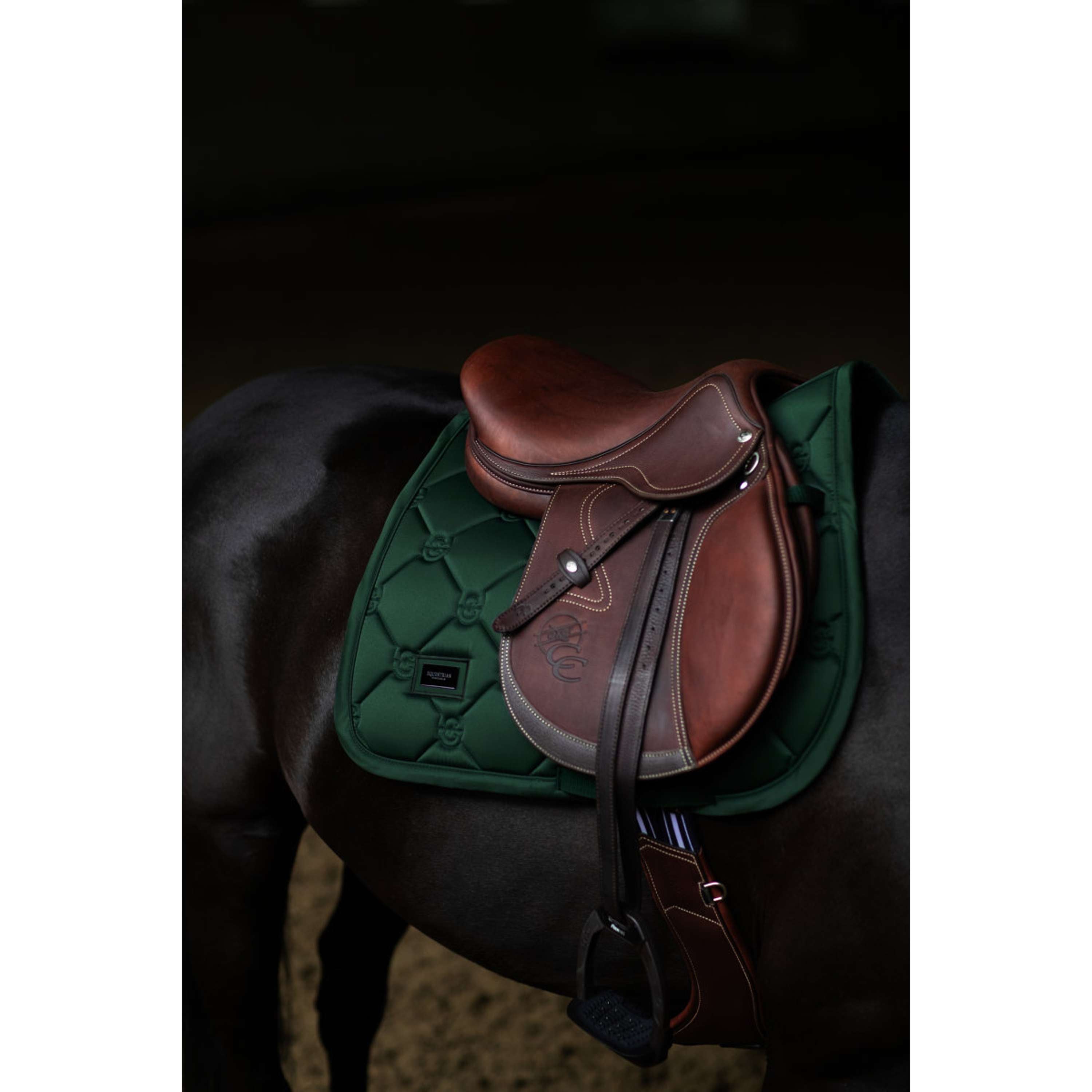 Equestrian Stockholm Tapis de Selle Satin de Saut Sycamore Green