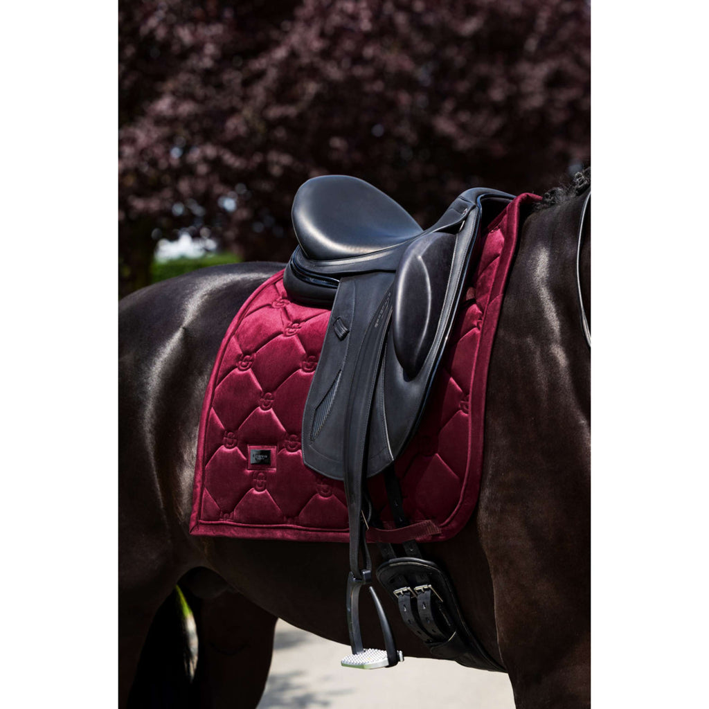 Equestrian Stockholm Tapis de Selle Velvet Dressage Merlot