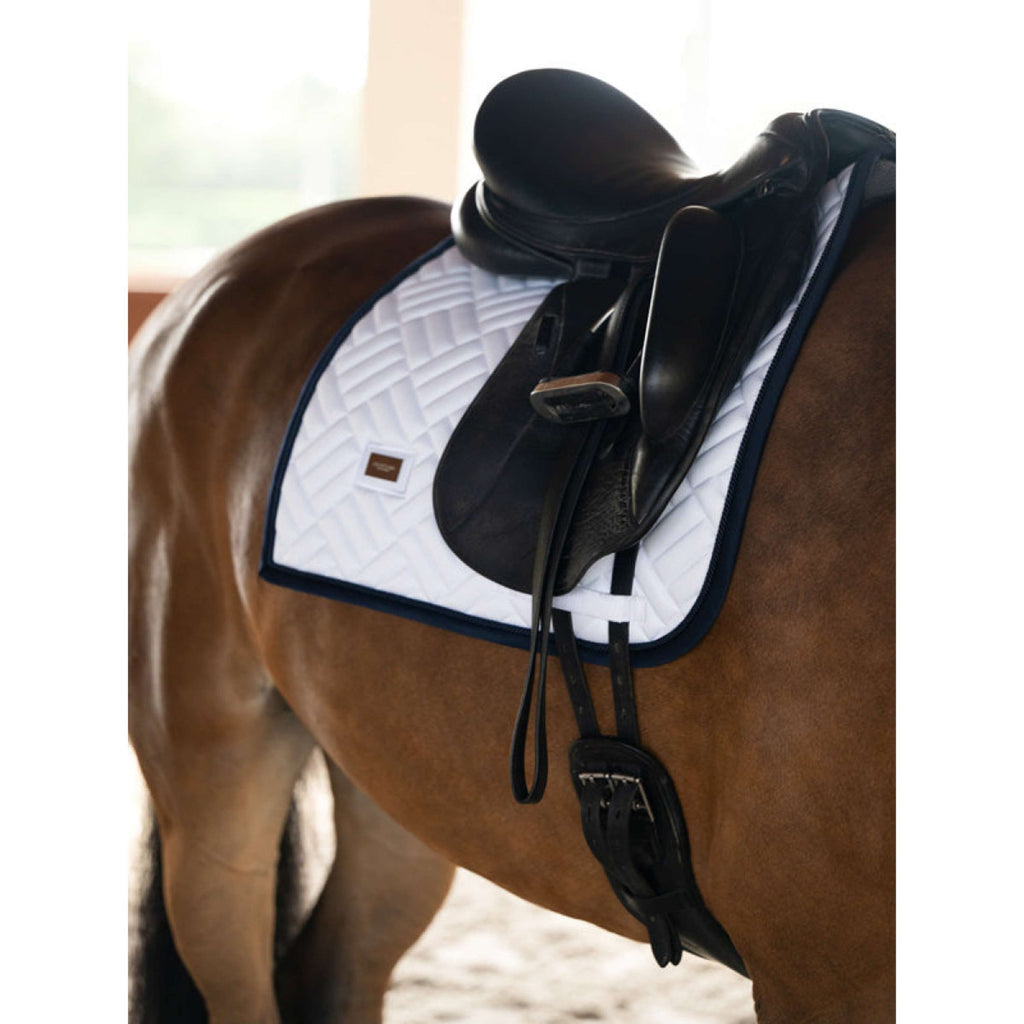 Equestrian Stockholm Tapis de Selle Modern Dressage blanc/marine