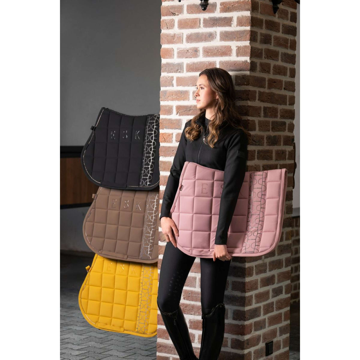 Eskadron Tapis de Selle Big Square Softshell Platinum '25 Dressage Smoky Taupe