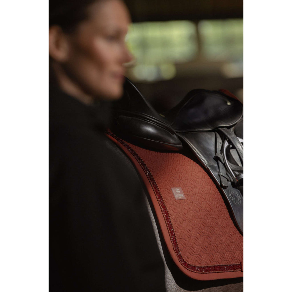 Eskadron Tapis de Selle Heritage Pro Soft Jewel Dressage Merlot
