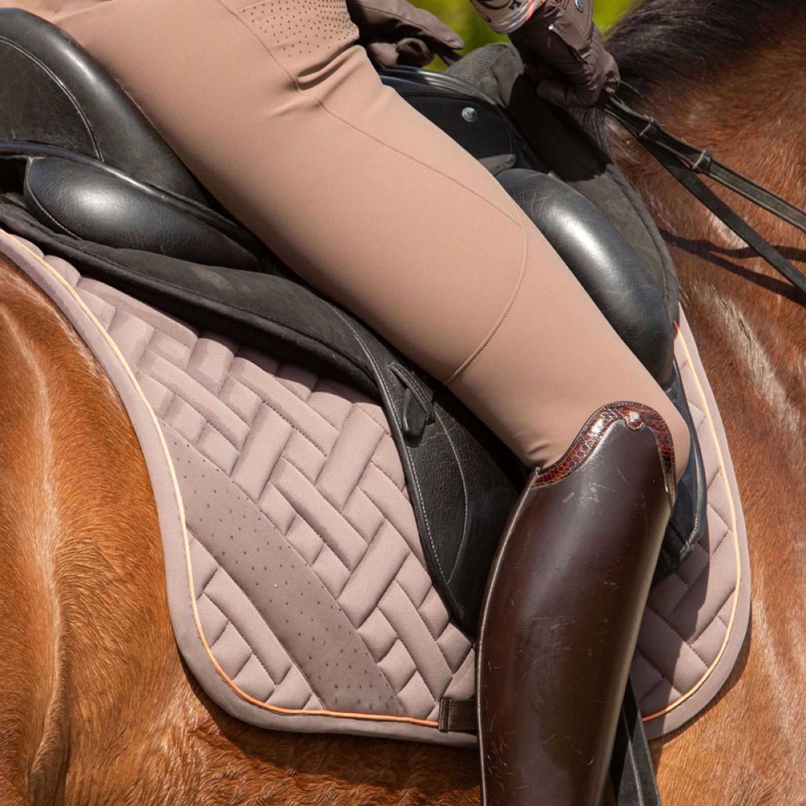 Harry's Horse Tapis de Selle Classy Dressage Coffee Quartz Harry's Horse Tapis de Selle Classy Dressage Coffee Quartz