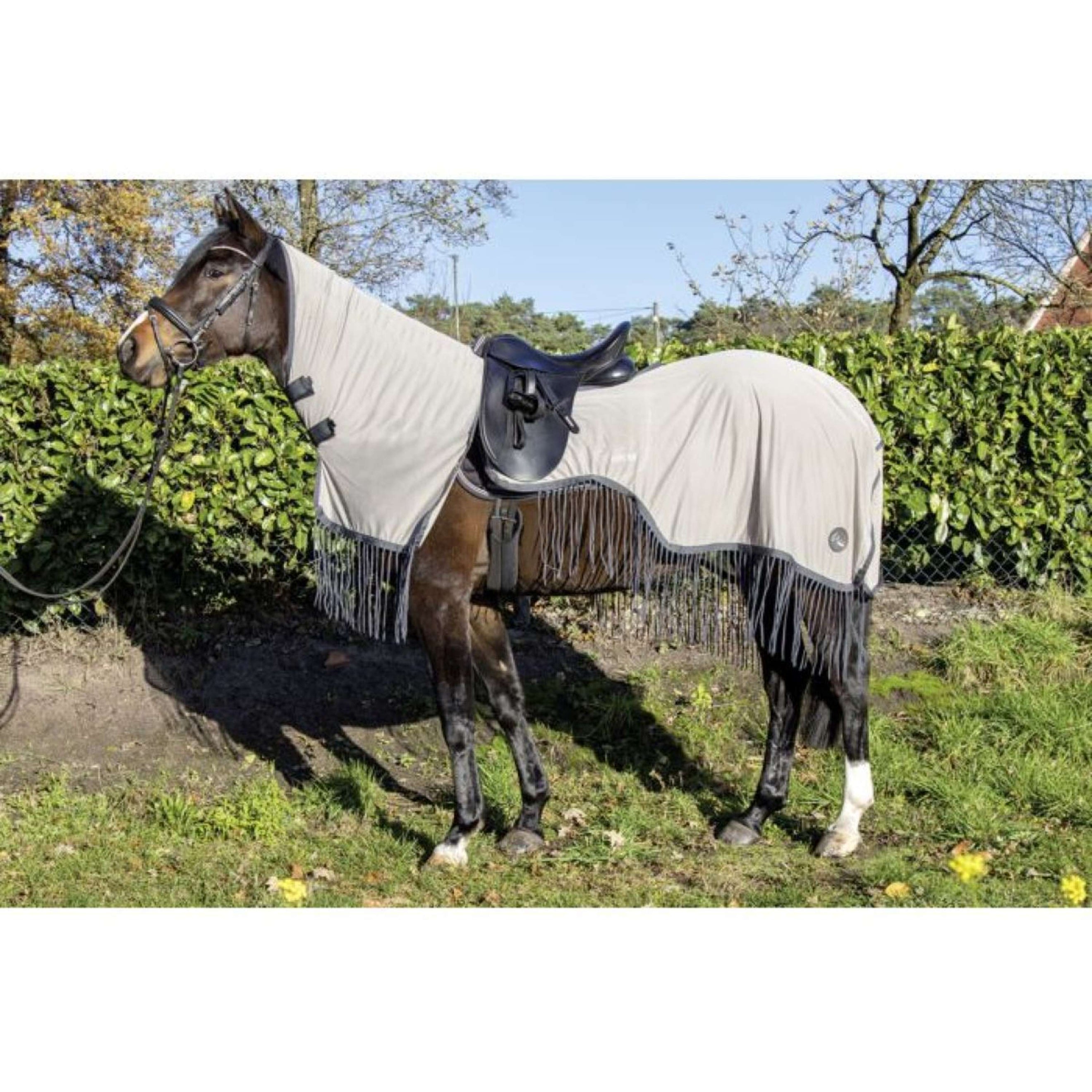 HKM Couverture de Marcheur Anti-Mouches Fringes Couvre-cou Amovible Argent/Gris HKM Couverture de Marcheur Anti-Mouches Fringes Couvre-cou Amovible Argent/Gris