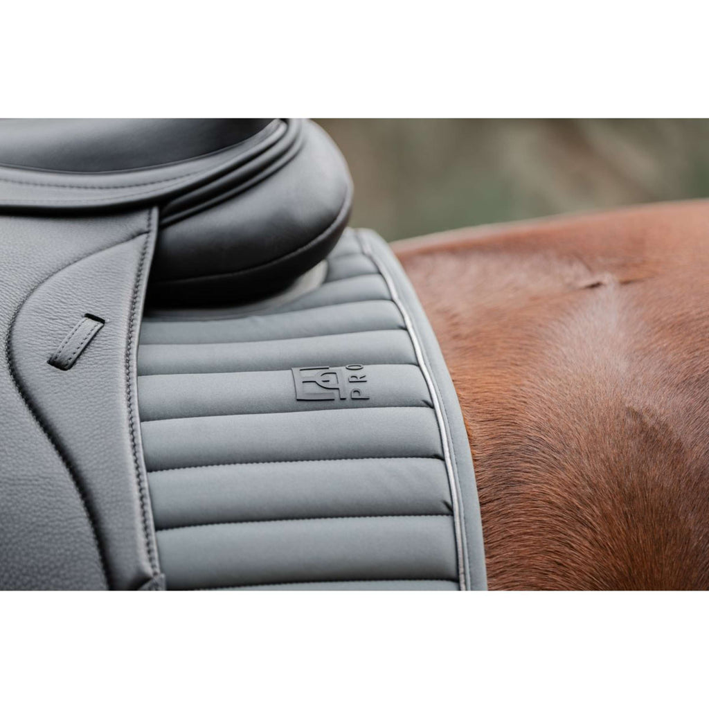 EQPRO Tapis de Selle Softshell Dressage Shadow Steel
