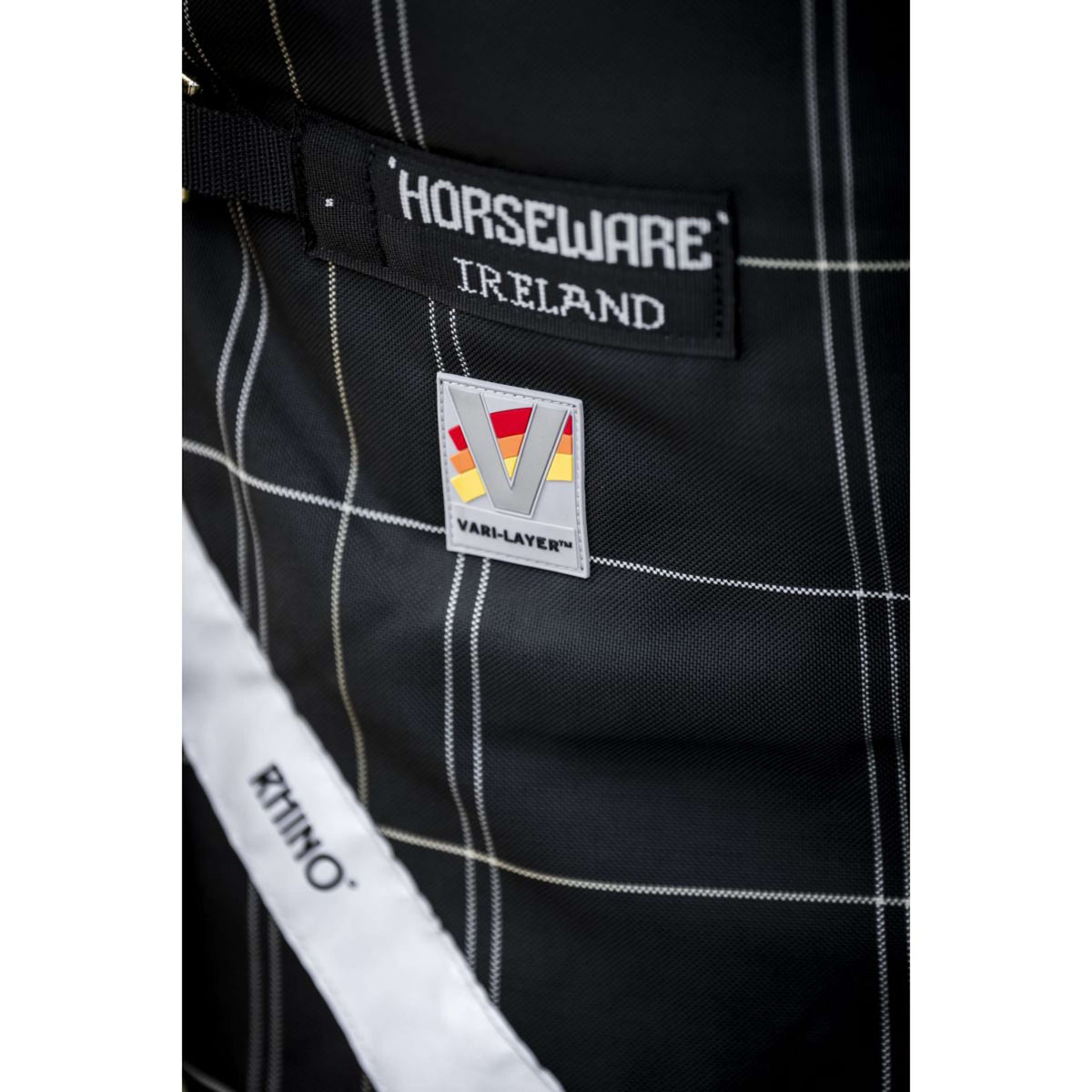 Rhino Wug Turnout Medium Varilayer 250g Black/Grey/White Check/Gray