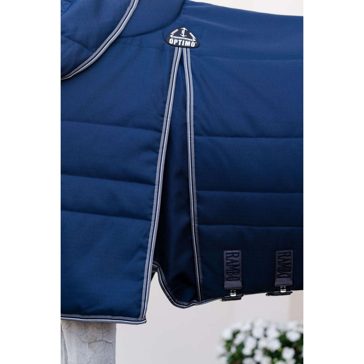 Rambo Optimo Couverture d'Écurie Plus 200g Navy/Thunderstorm Grey/Silver
