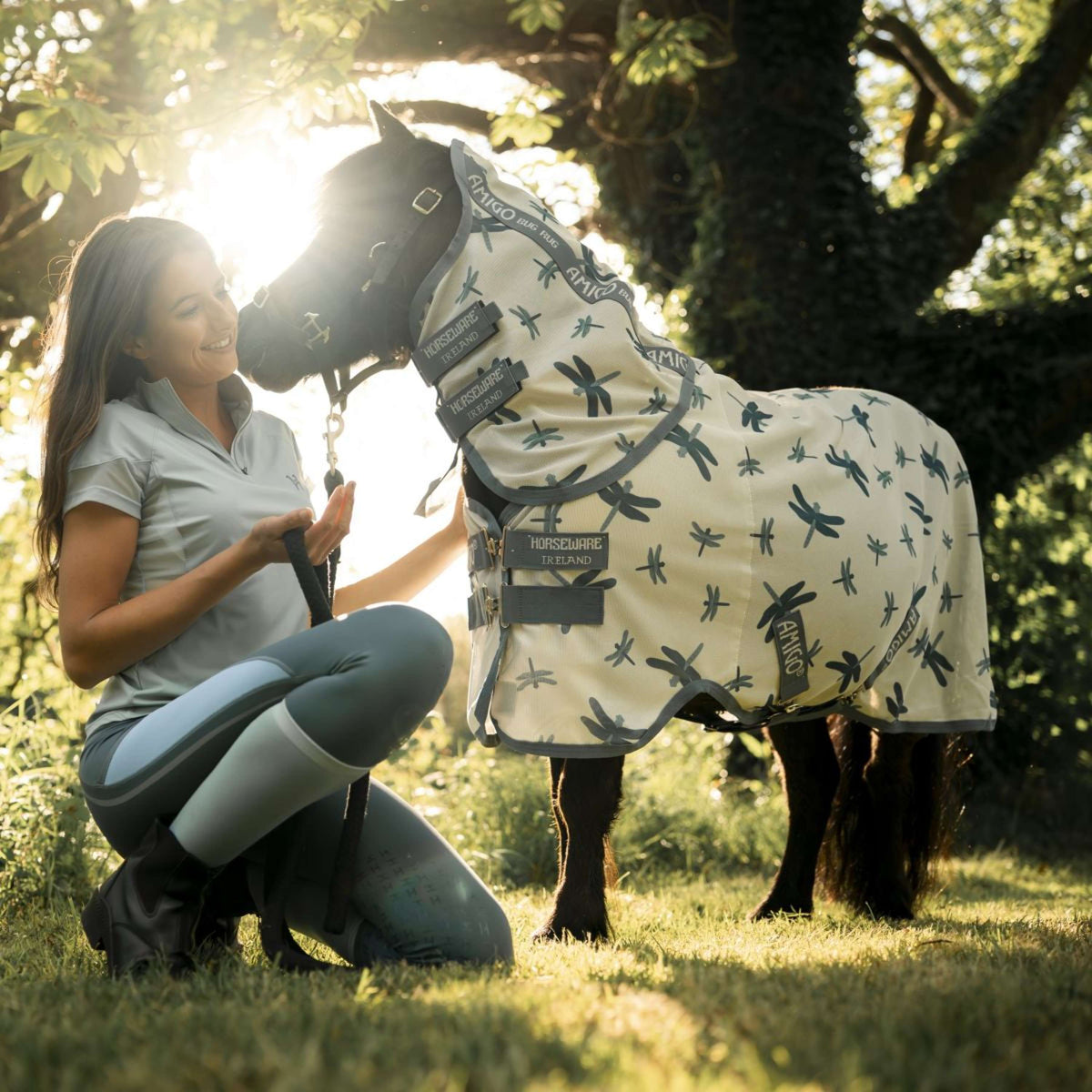 Amigo Couverture Anti-Mouches Plus Petite Dragonfly Print/Silver/Blue/Sage