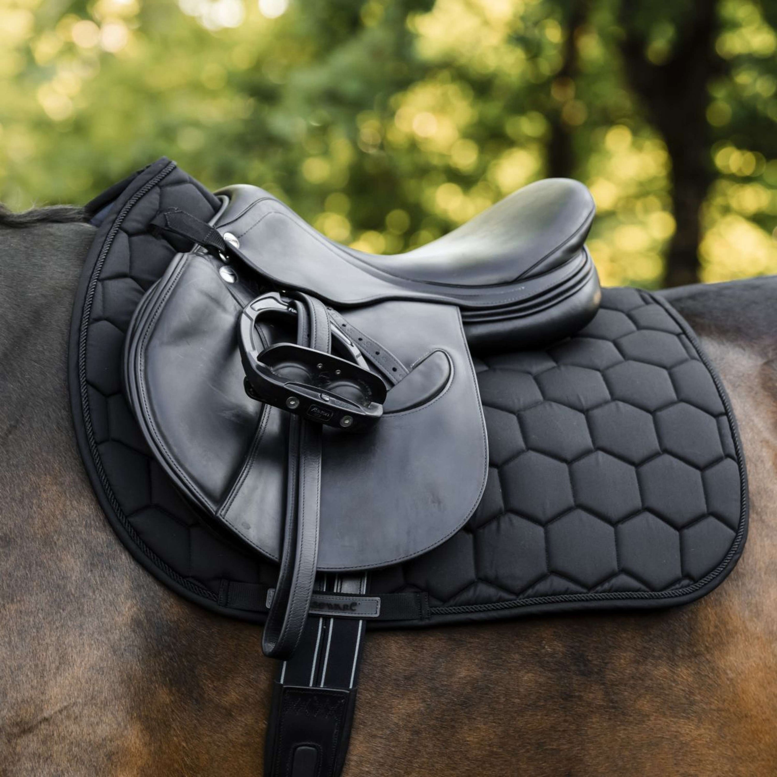 Horseware Tapis de Selle Ionic Close Contact Noir