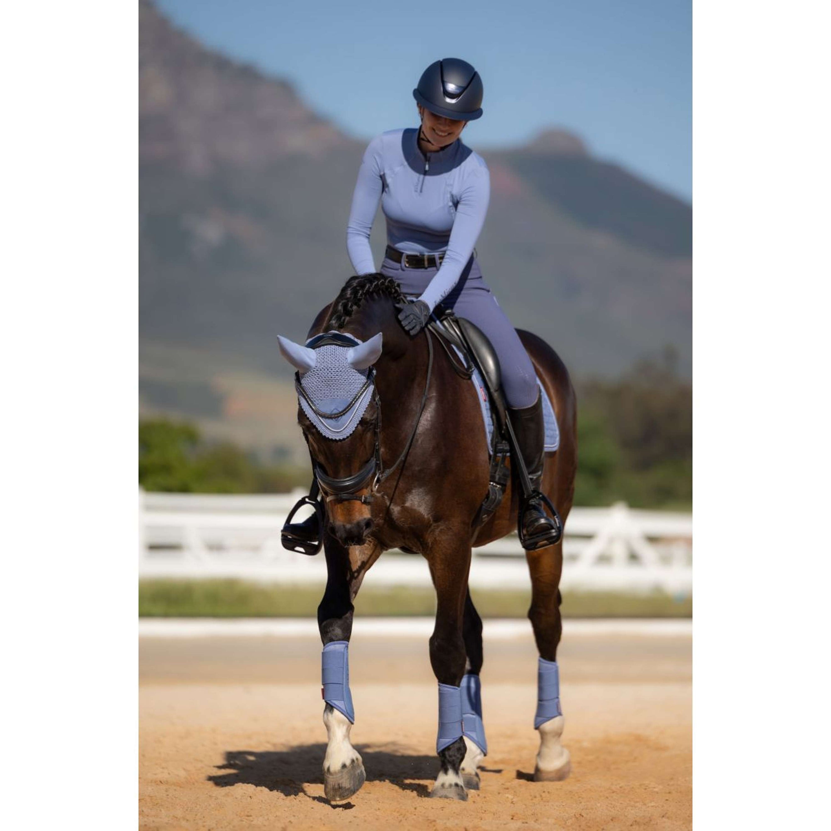 LeMieux Bonnet Anti-Mouches Classic Powder Blue LeMieux Bonnet Anti-Mouches Classic Powder Blue