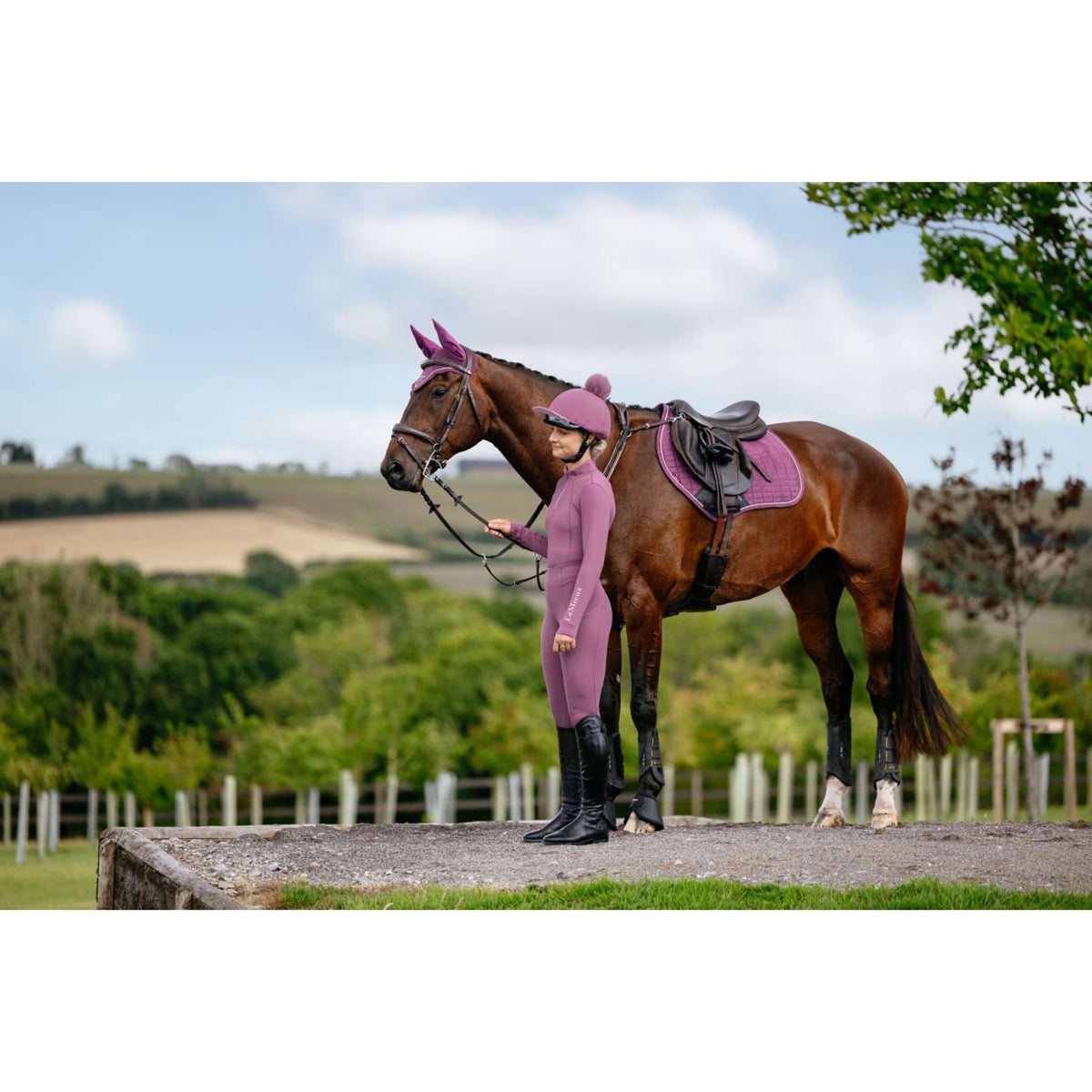 LeMieux Tapis de Selle Suede Close Contact Square de Saut Mallow