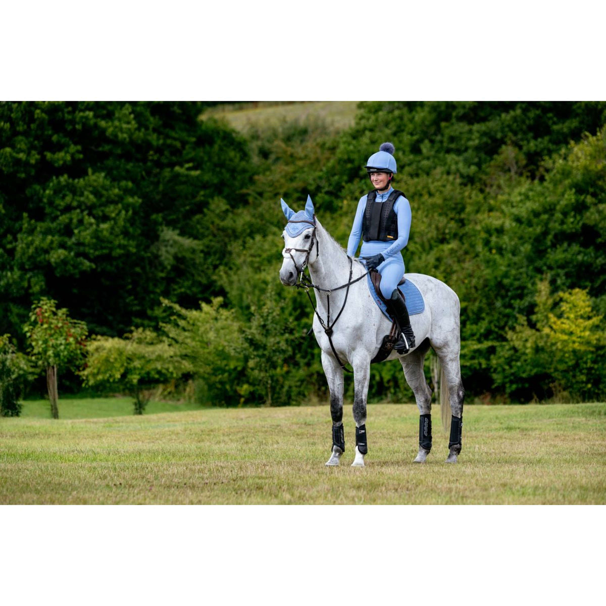 LeMieux Tapis de Selle Suede Close Contact Square de Saut Powder Blue