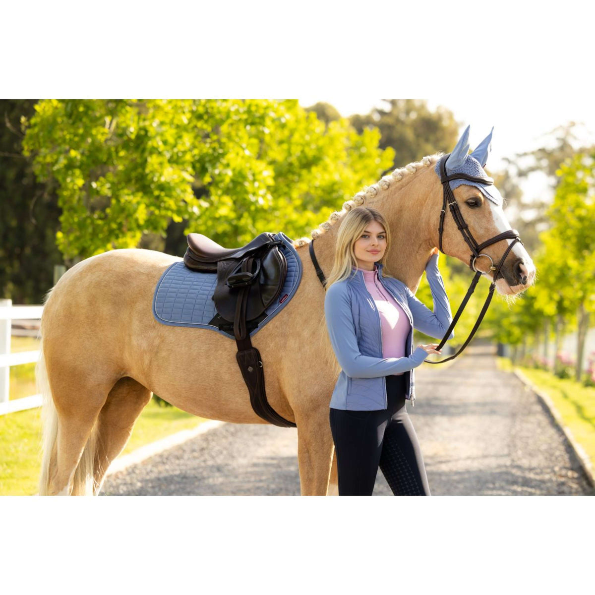 LeMieux Tapis de Selle Suede Close Contact Square de Saut Powder Blue