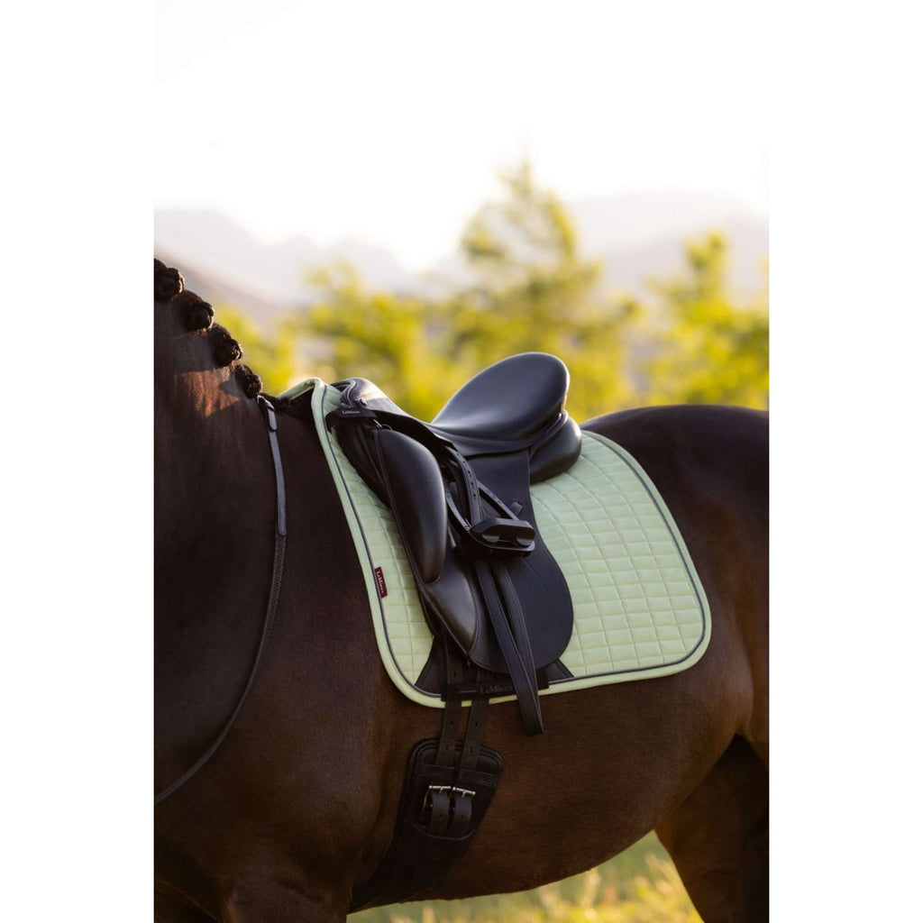 LeMieux Tapis de Selle Suede Square Dressage Macaron
