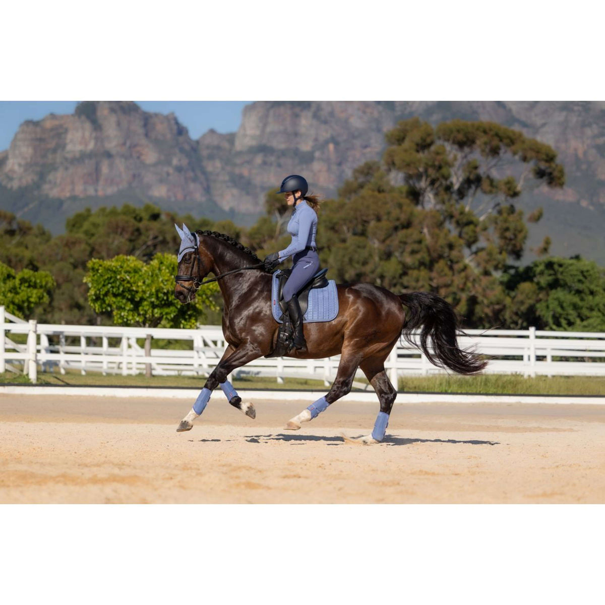 LeMieux Tapis de Selle Suede Square Dressage Powder Blue