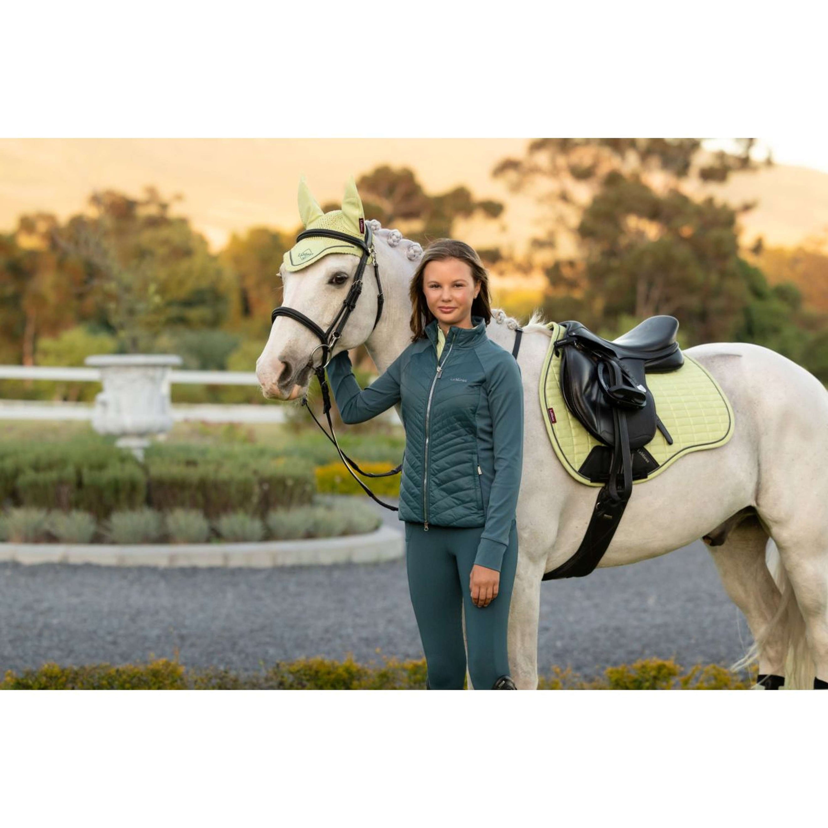 LeMieux Tapis de Selle Suede Square Polyvalent Macaron LeMieux Tapis de Selle Suede Square Polyvalent Macaron