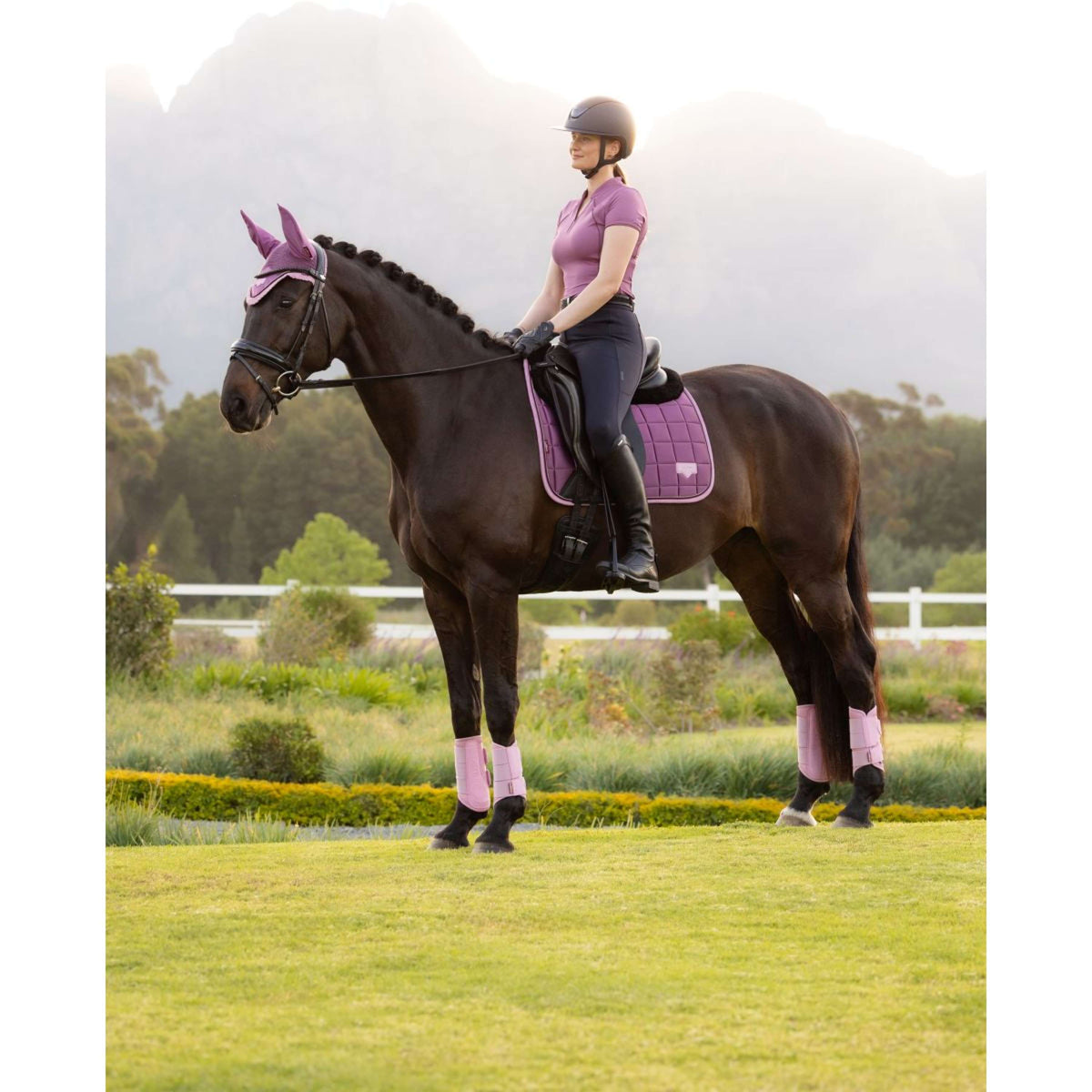 LeMieux Tapis de Selle Loire Classic Square Dressage Mallow