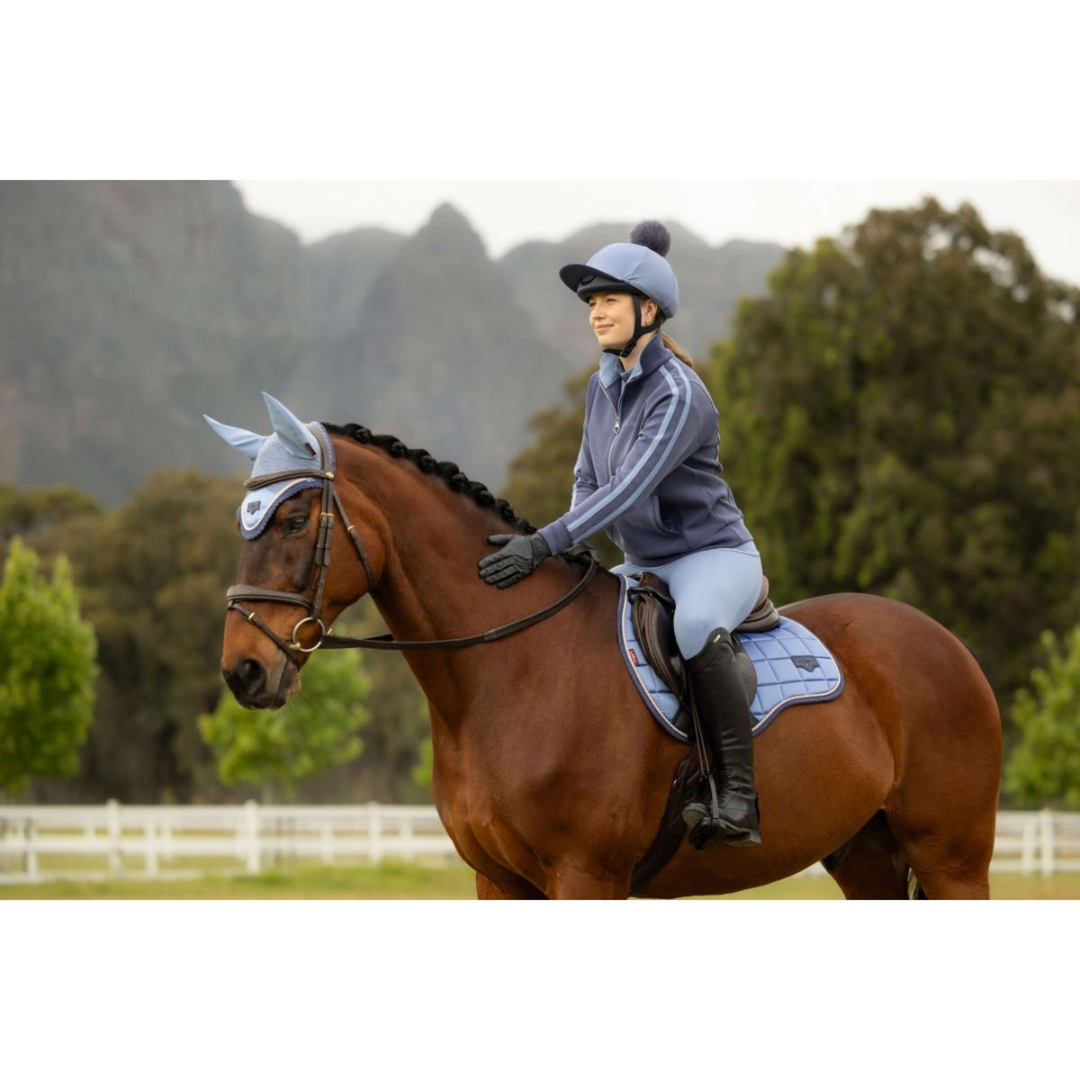 LeMieux Tapis de Selle Loire Classic Square Polyvalent Powder Blue