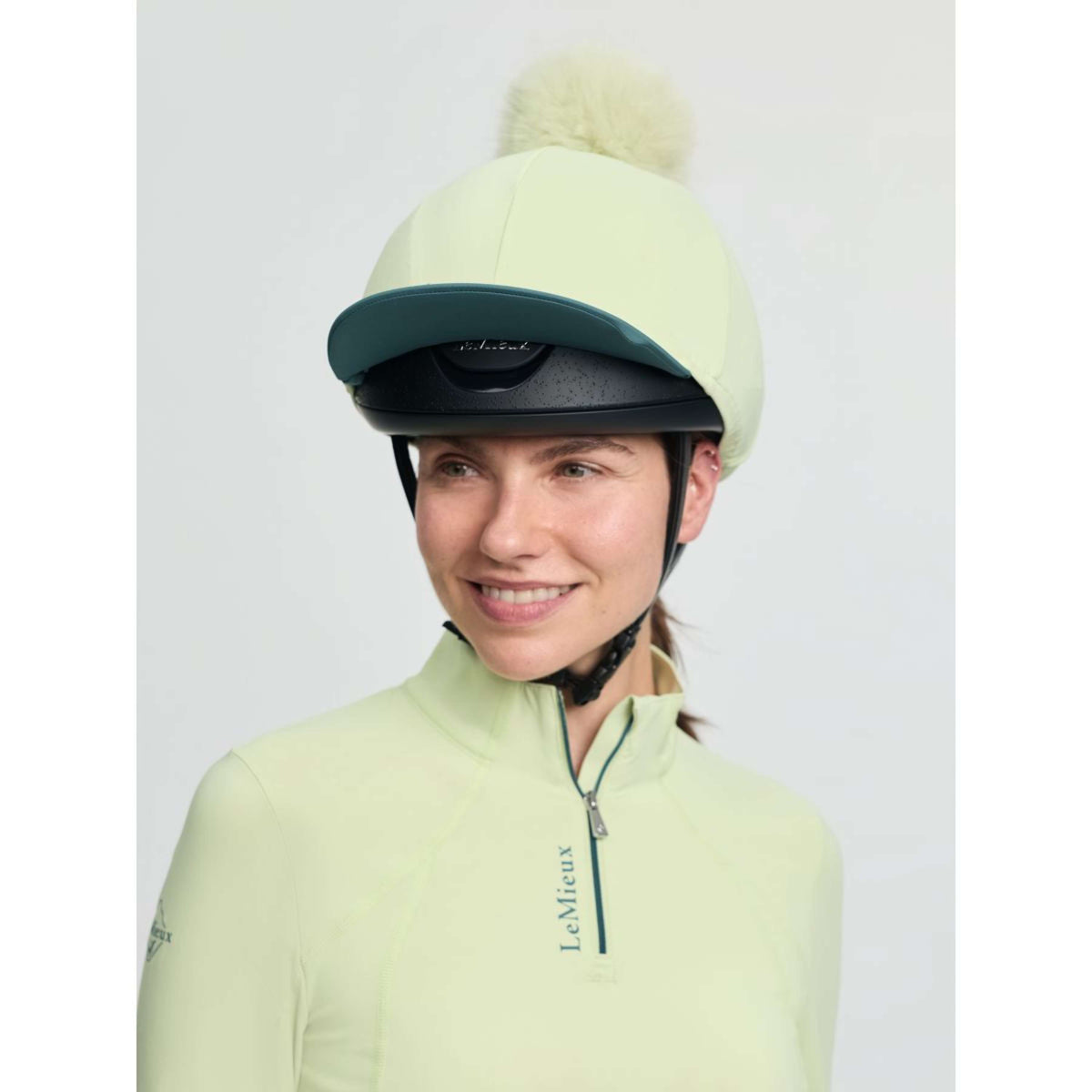 LeMieux Cache-capuchon Classique Pom Macaron