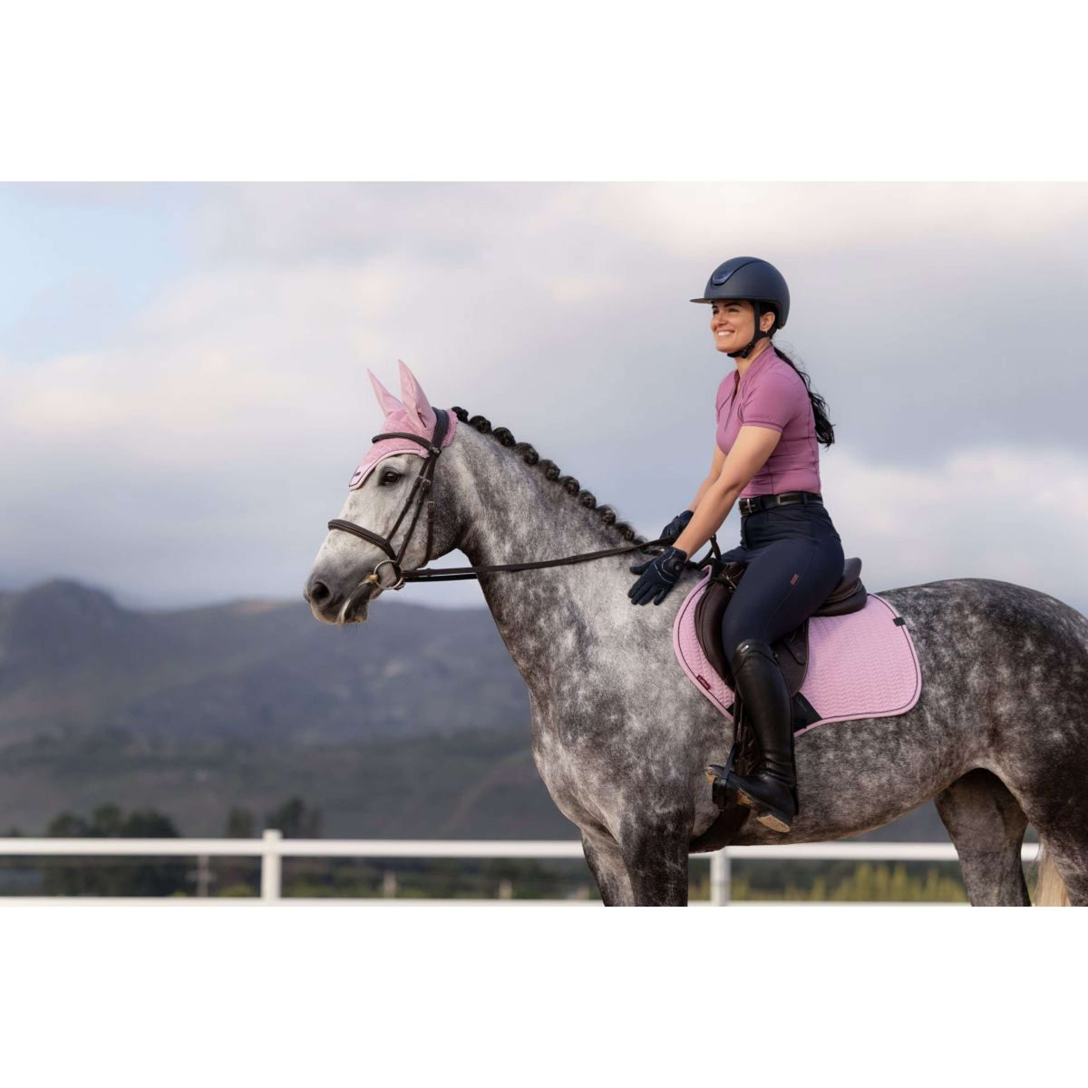 LeMieux Tapis de Selle Essence Close Contact Square de Saut Fondant