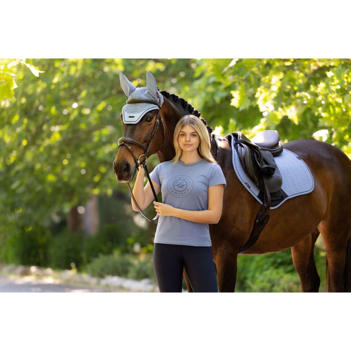 LeMieux Tapis de Selle Essence Close Contact Square de Saut Powder Blue