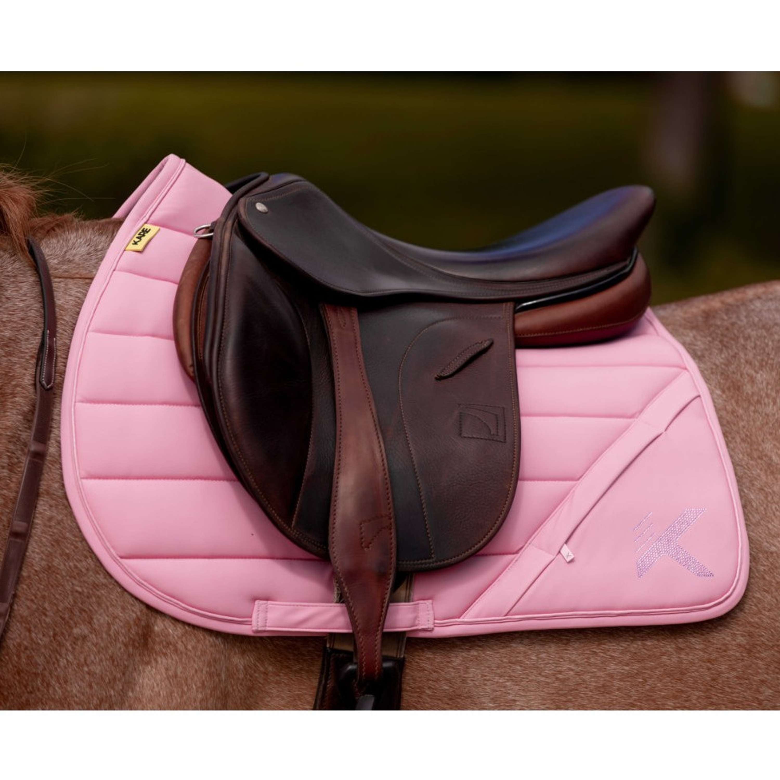 K by EQUITHÈME Tapis de Selle Vega Polyvalence Rose