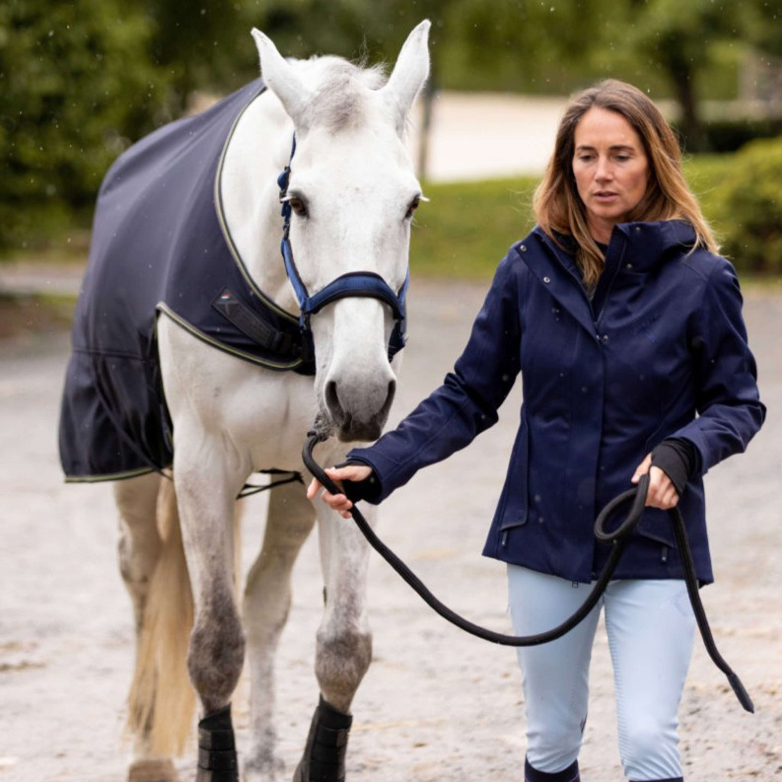 K by EQUITHÈME Corde pour Licol Triton avec Mousqueton Noir