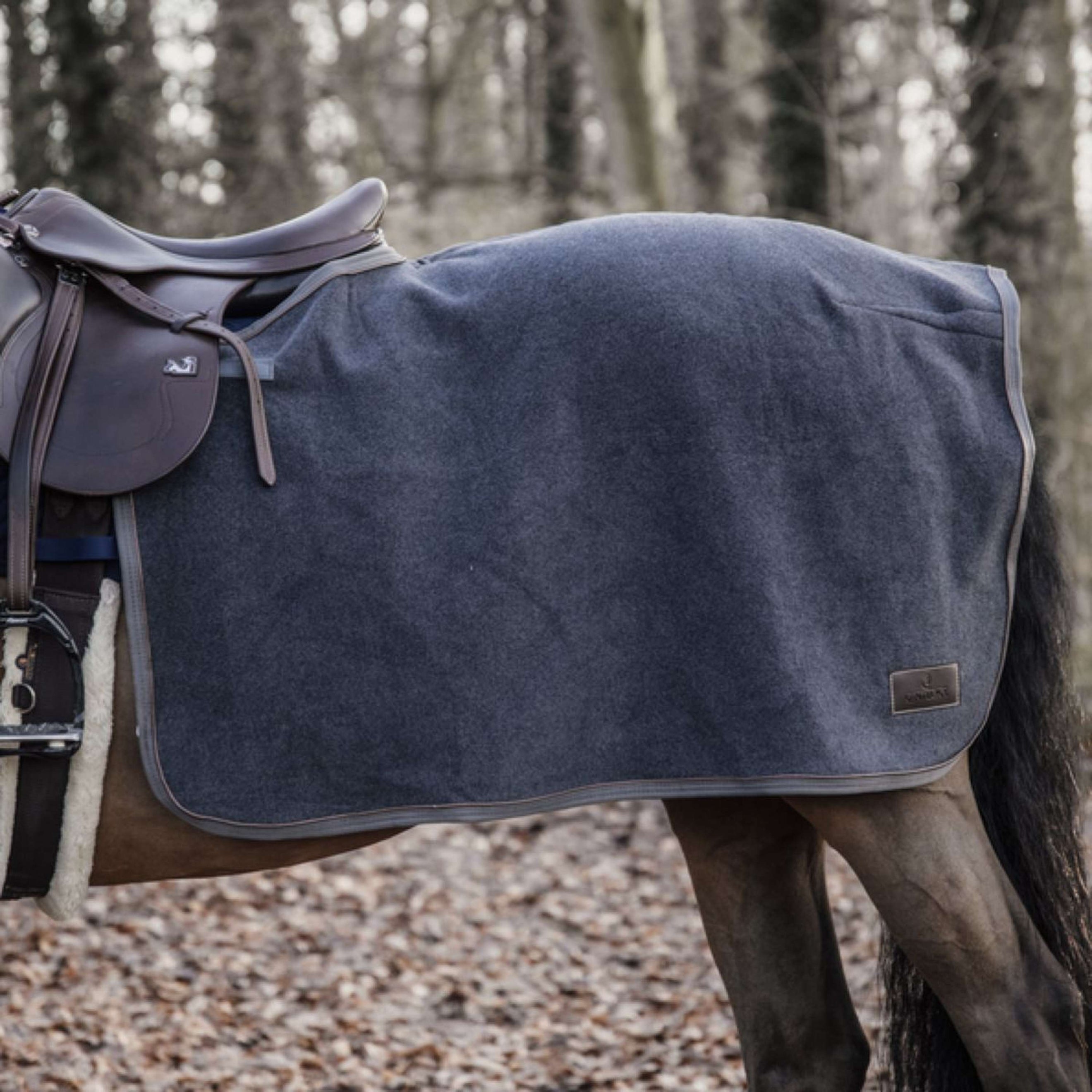 Kentucky Couvre-reins Carré Heavy Fleece Gris foncé Kentucky Couvre-reins Carré Heavy Fleece Gris foncé