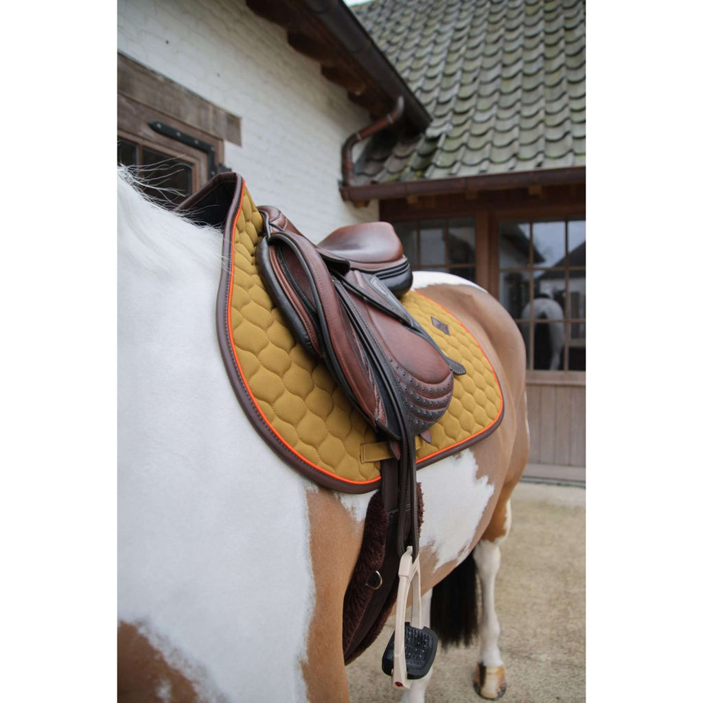 Kentucky Horsewear Tapis de Selle Onion Quilt Leather Neon de Saut Kaki