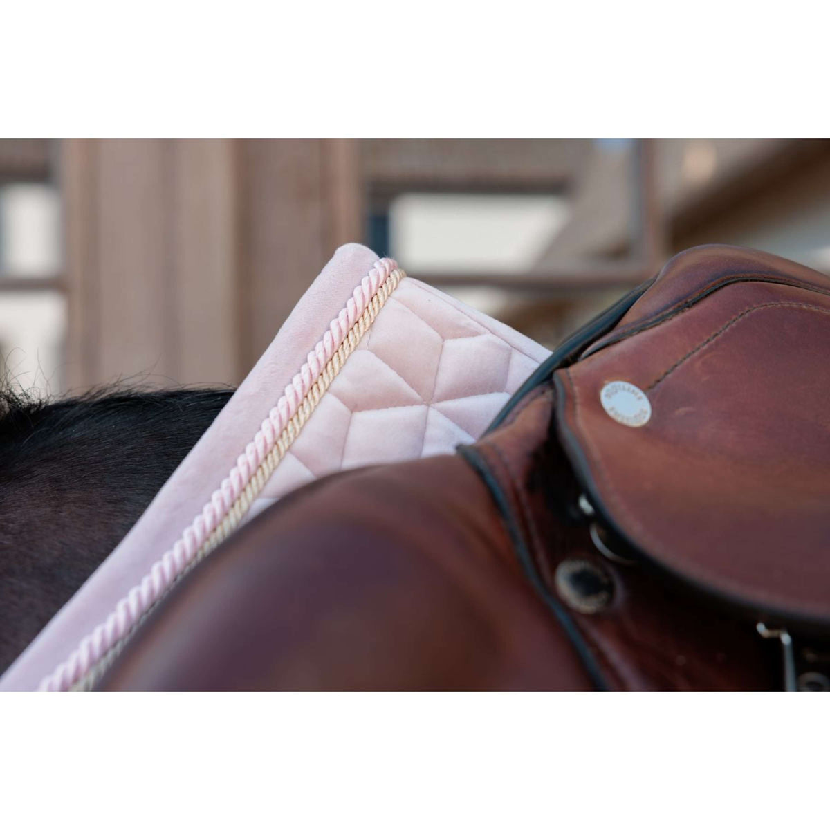 Kentucky Tapis de Selle Velvet de Saut Soft Rose