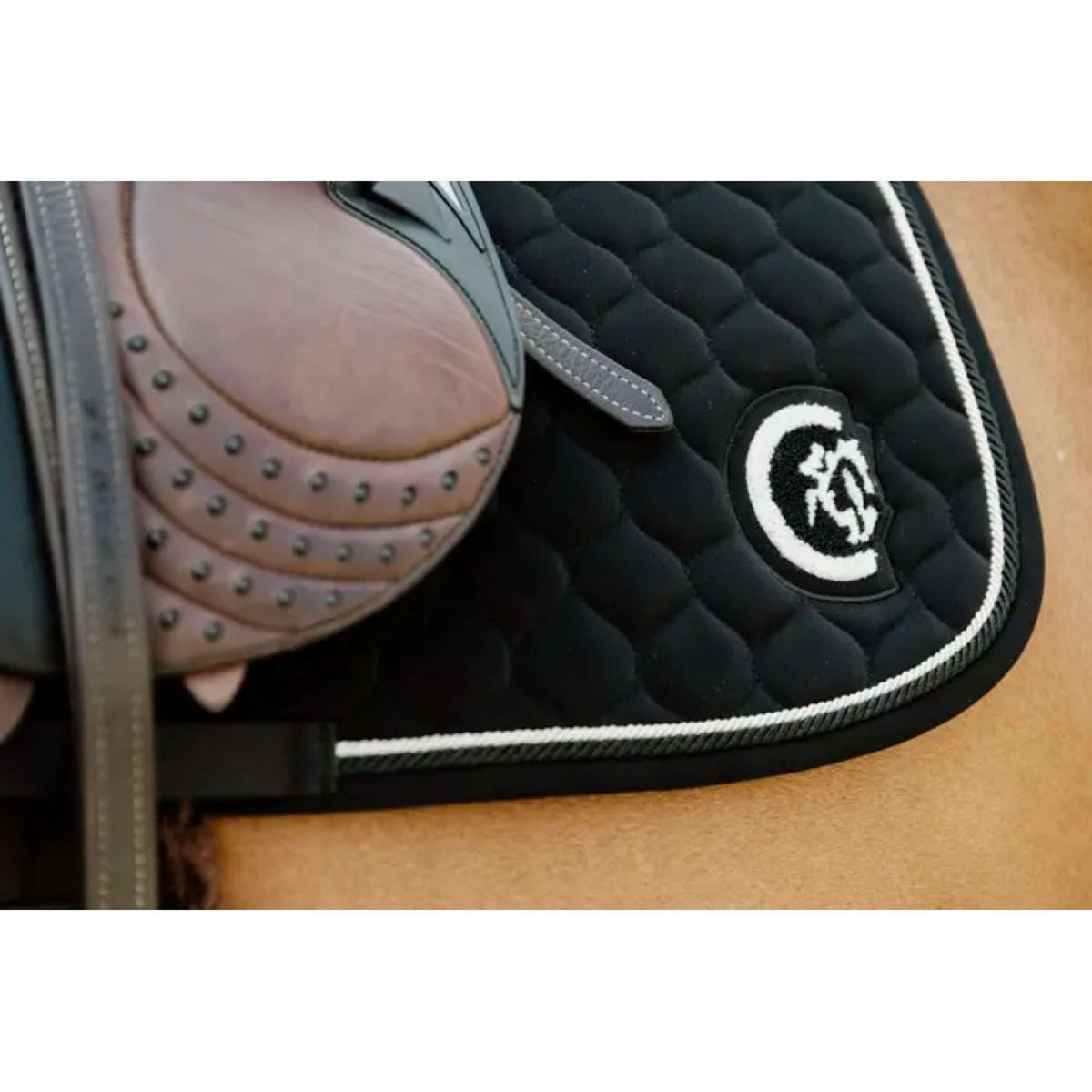 Kentucky Horsewear Tapis de Selle Onion Quilt 3D Logo de Saut Noir