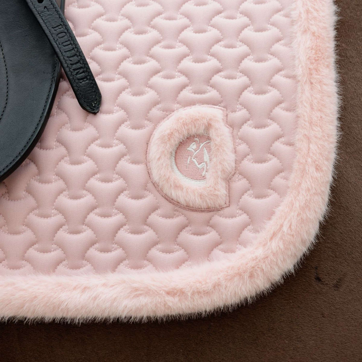 Kentucky Horsewear Tapis de Selle Fake Fur Onion Quilt Dressage Rose Vieux
