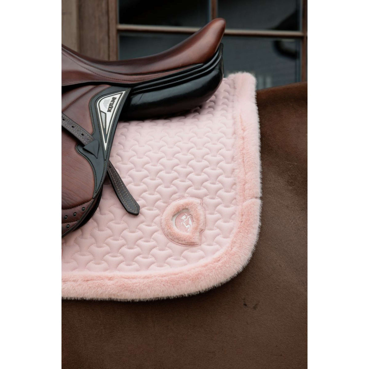 Kentucky Horsewear Tapis de Selle Fake Fur Onion Quilt de Saut Rose Vieux