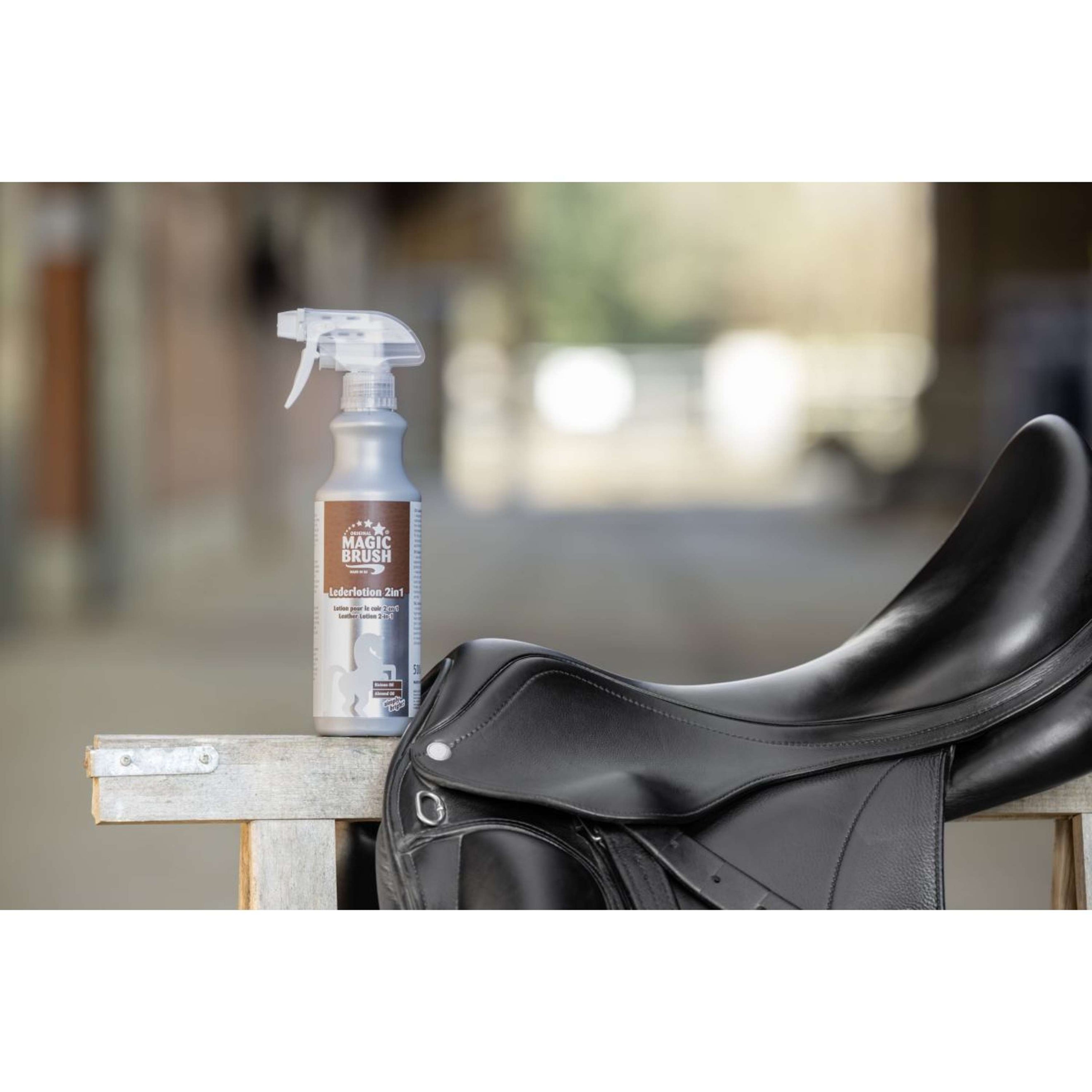 Magic Brush Lotion pour Cuir 2-in-1