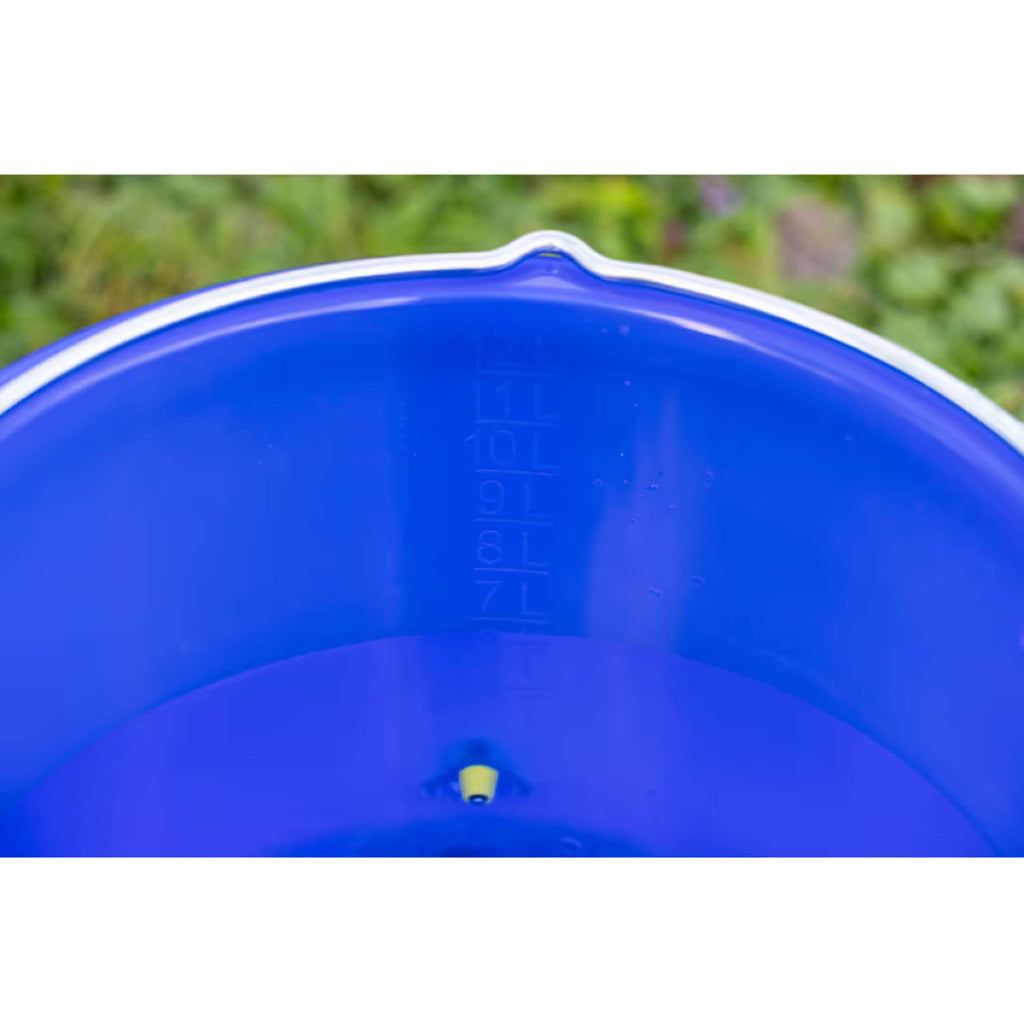 Kerbl Abreuvoir-Seau Avicole avec 4 abreuvoirs à tétine Bleu