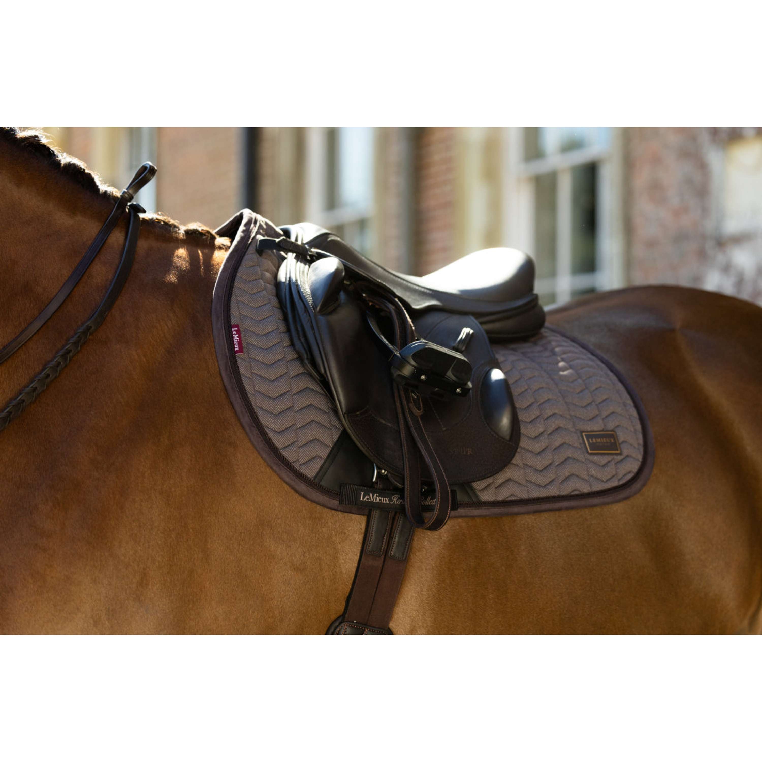 LeMieux Tapis de Selle Heritage Herringbone Square de Saut Cocoa