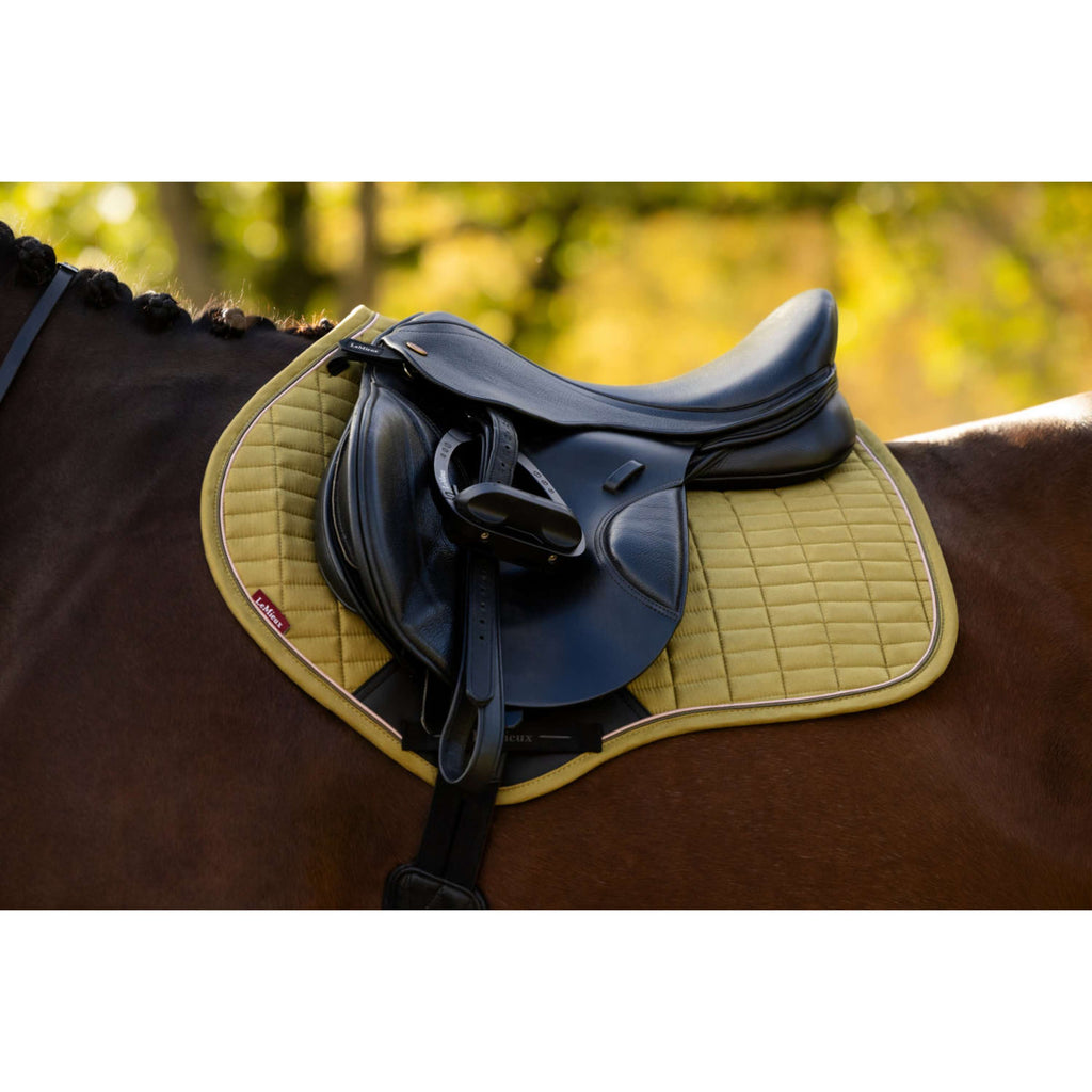 LeMieux Tapis de Selle Suede Close Contact Square de Saut Gooseberry