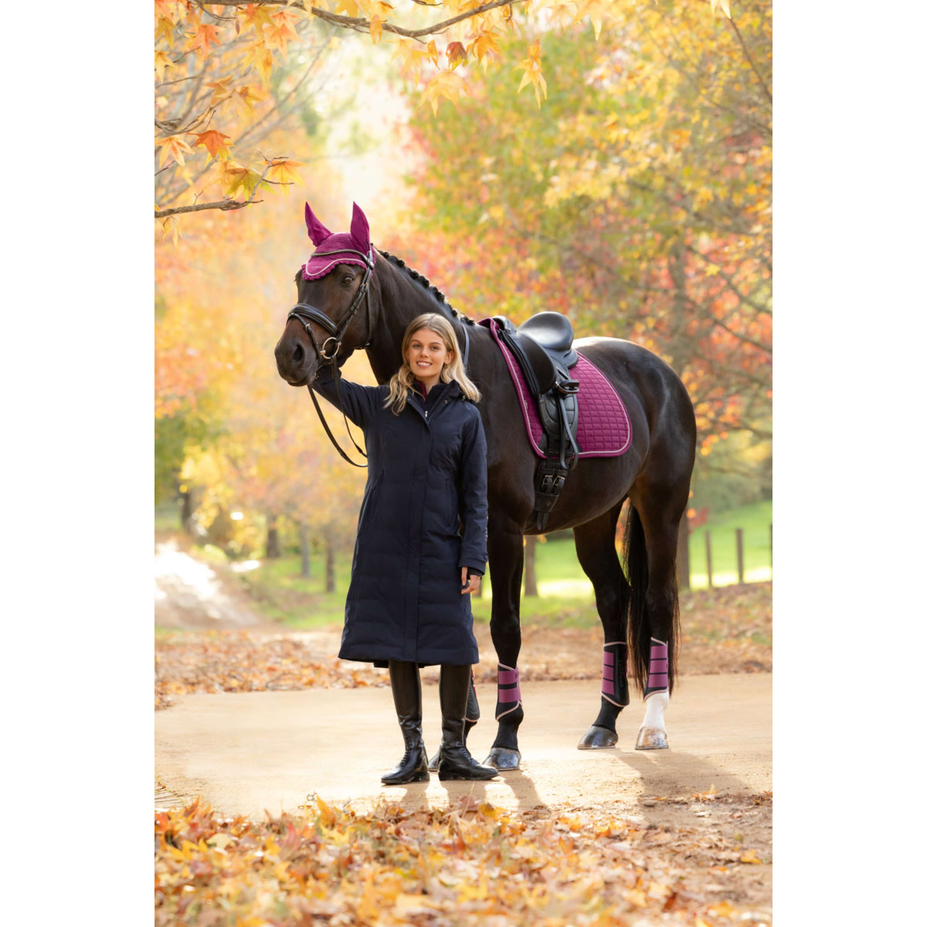 LeMieux Tapis de Selle Suede Square Dressage Blackberry