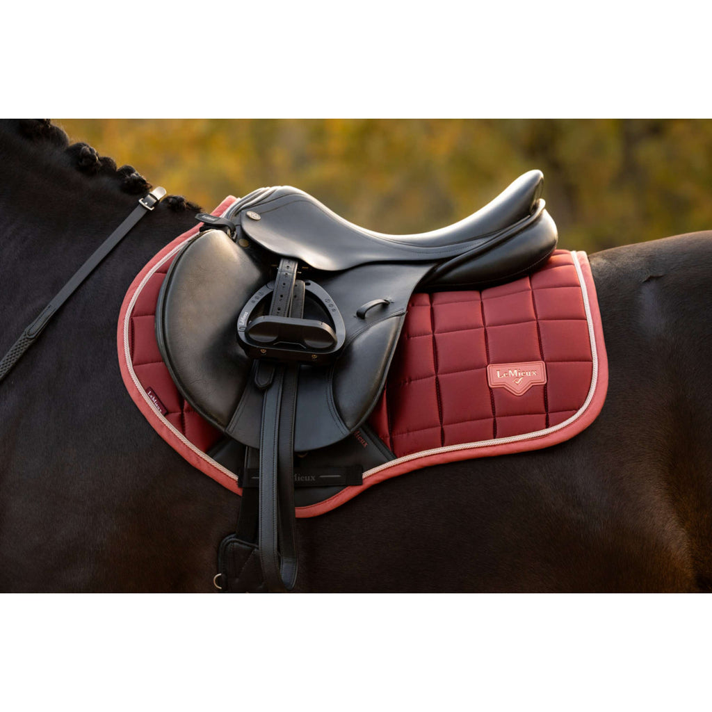 LeMieux Tapis de Selle Loire Classic Close Contact Square de Saut Russet