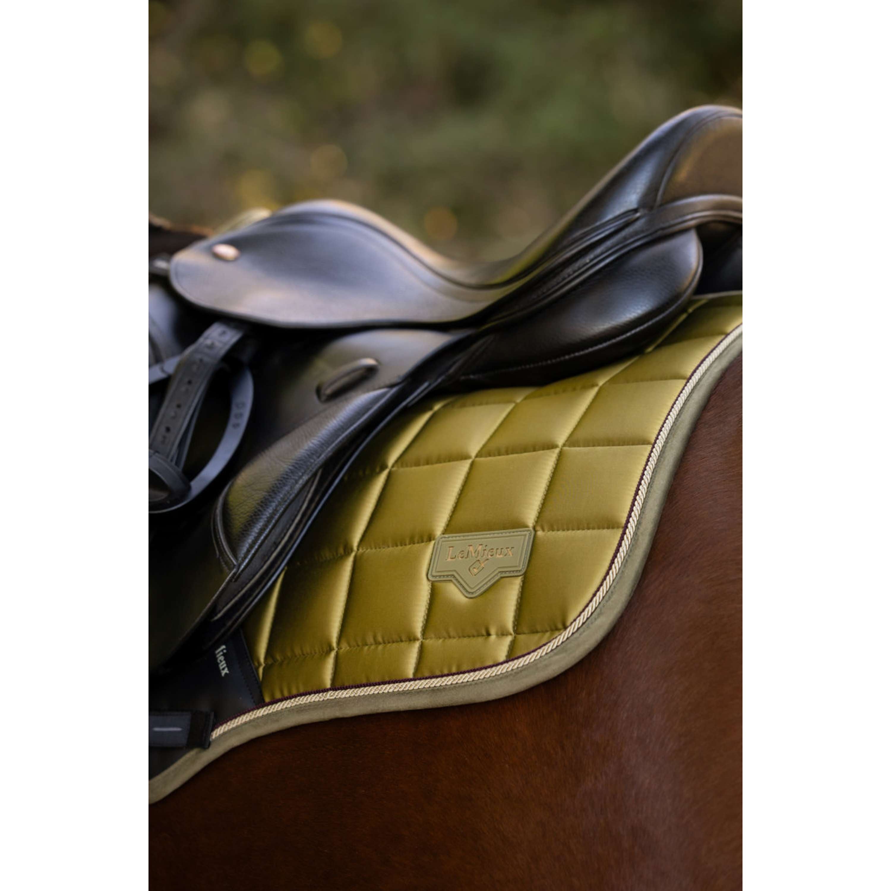 LeMieux Tapis de Selle Loire Classic Close Contact Square de Saut Gooseberry